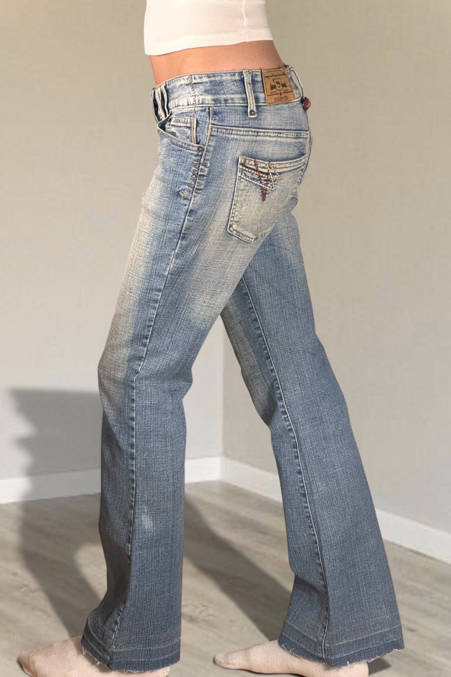 Utsvängda jeans stl: S