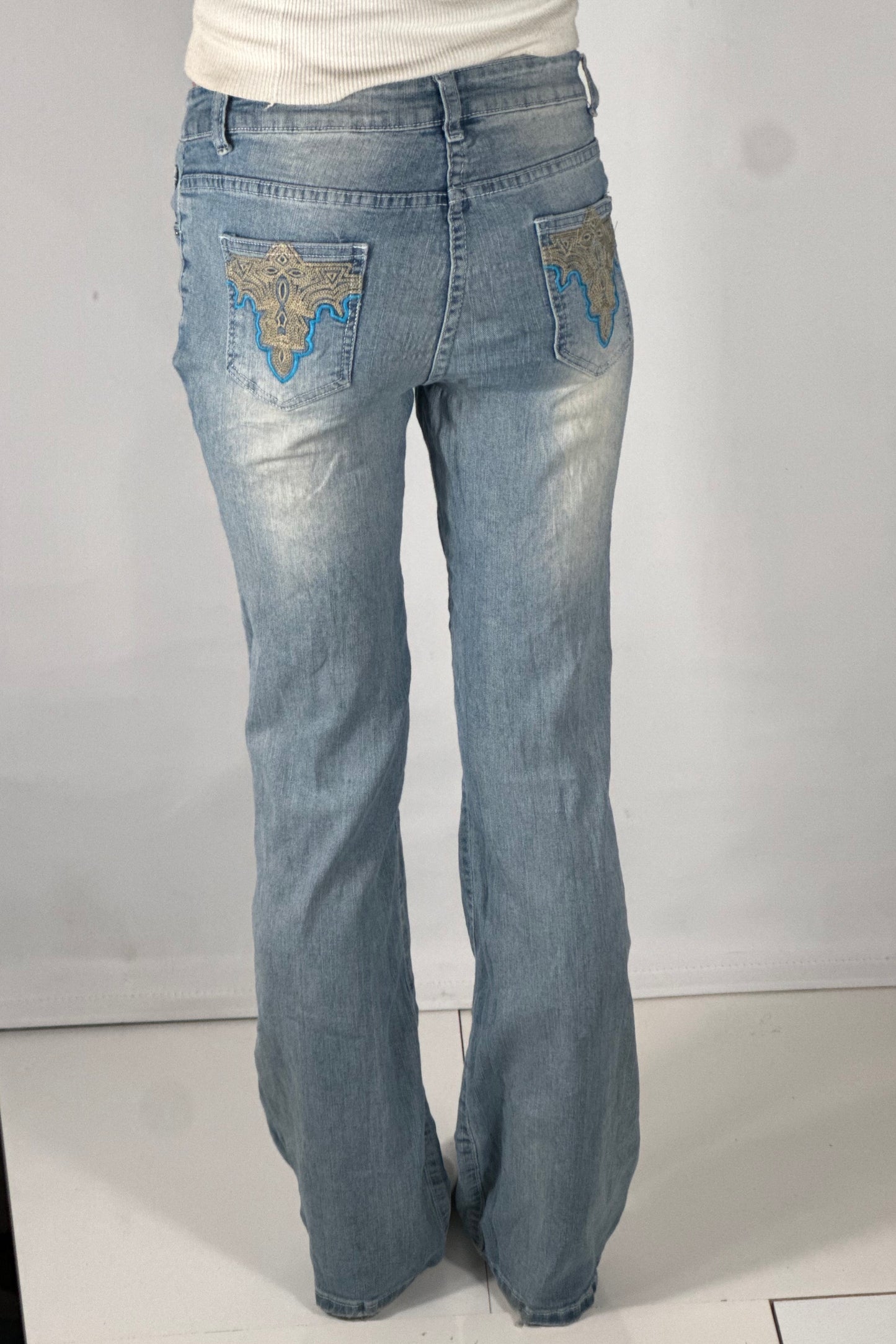 Utsvingte jeans str: XS