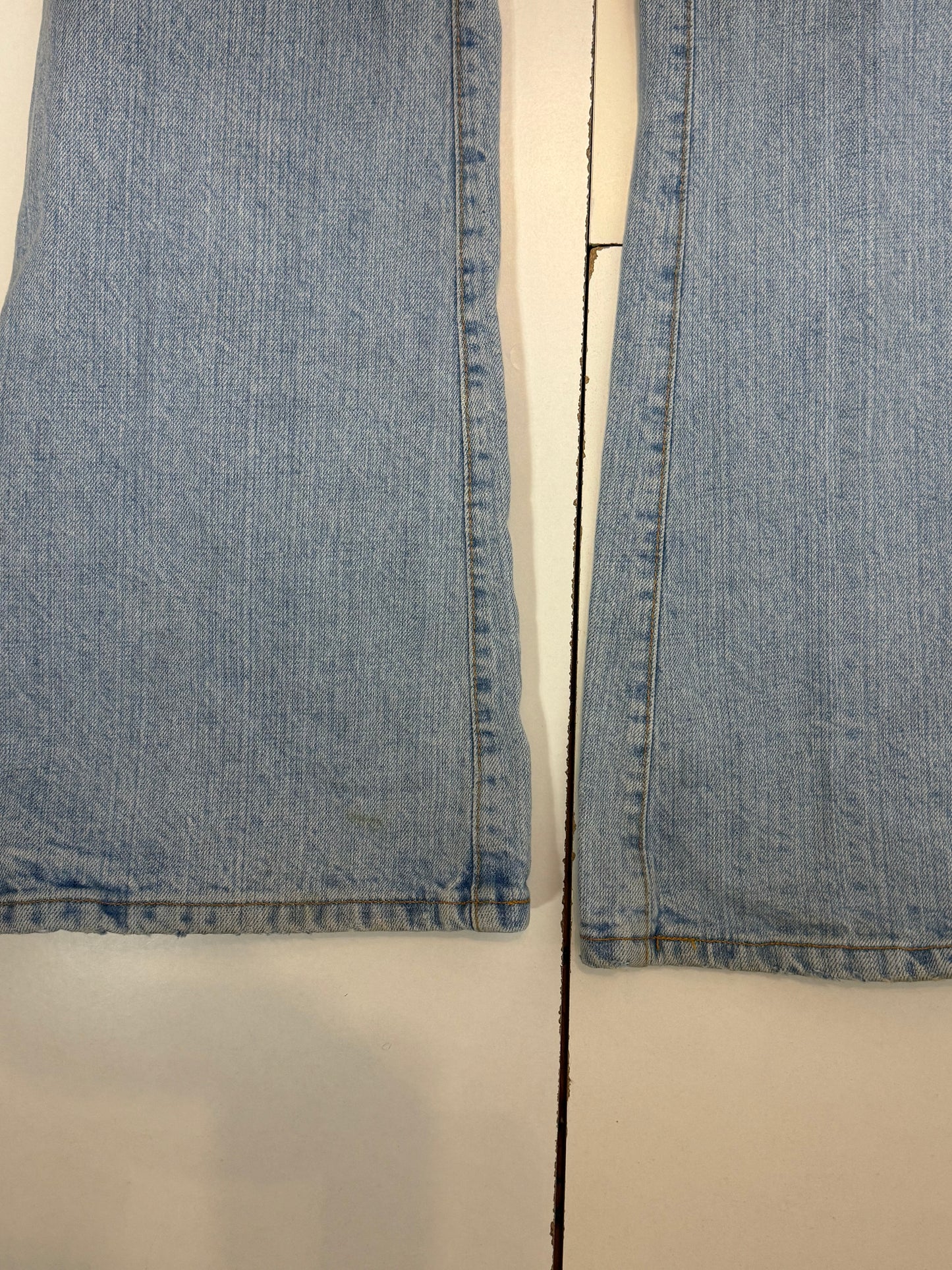 Utsvängda jeans stl: S