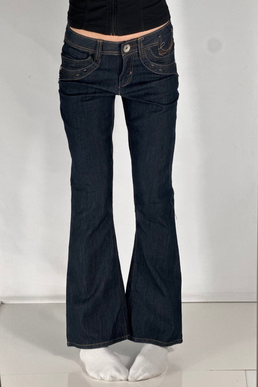 Utsvingte jeans str: S