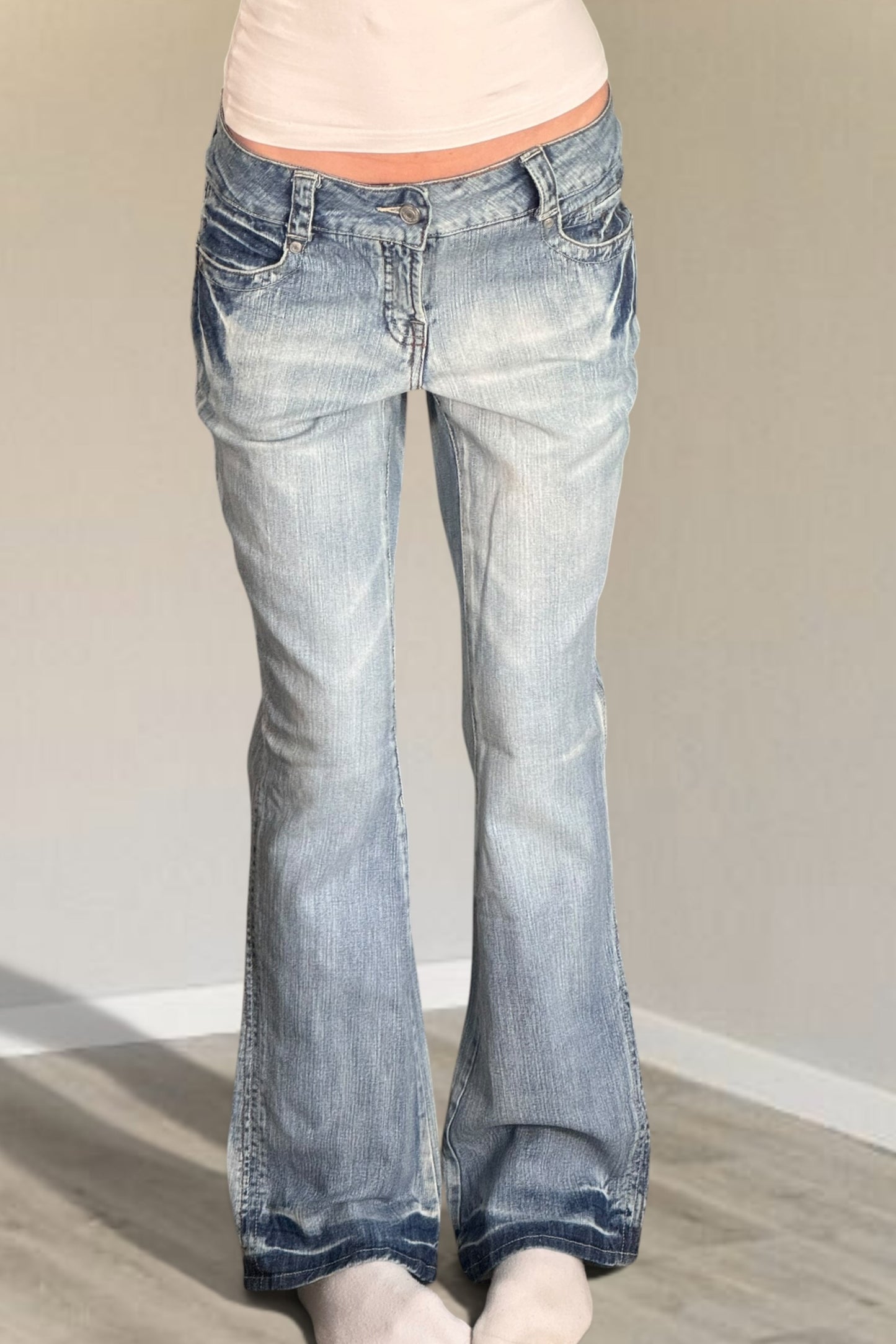 Utsvängda jeans stl: S