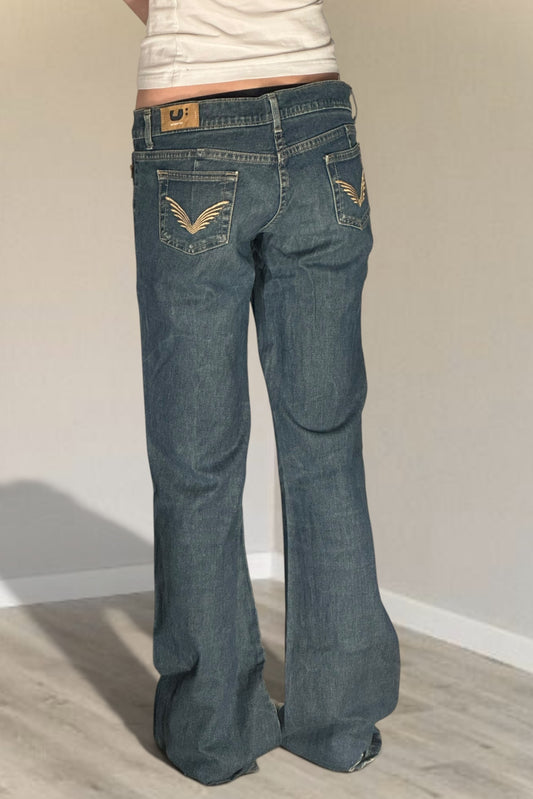 Utsvängda jeans stl: M