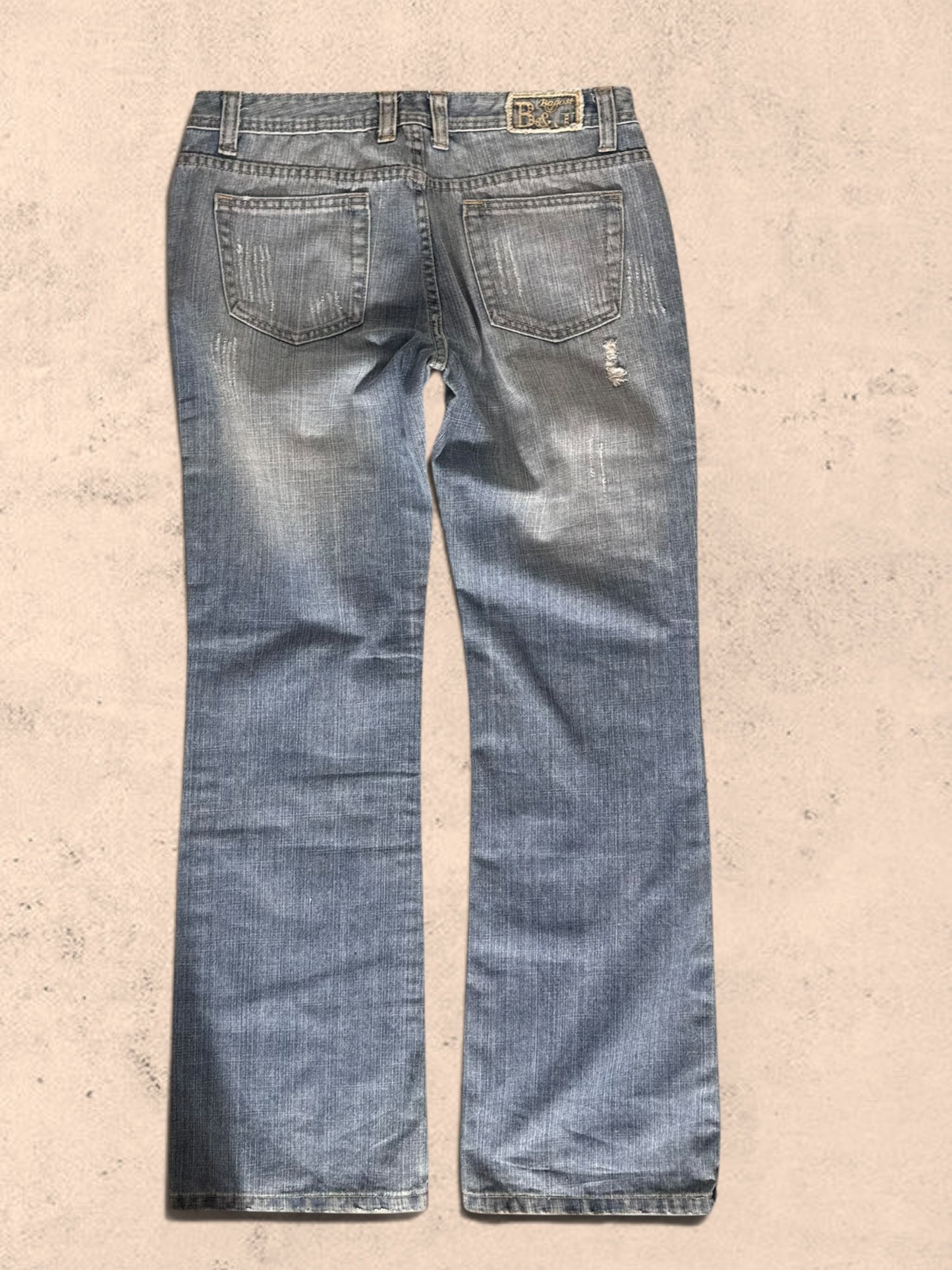 Utsvängda jeans stl: M/L