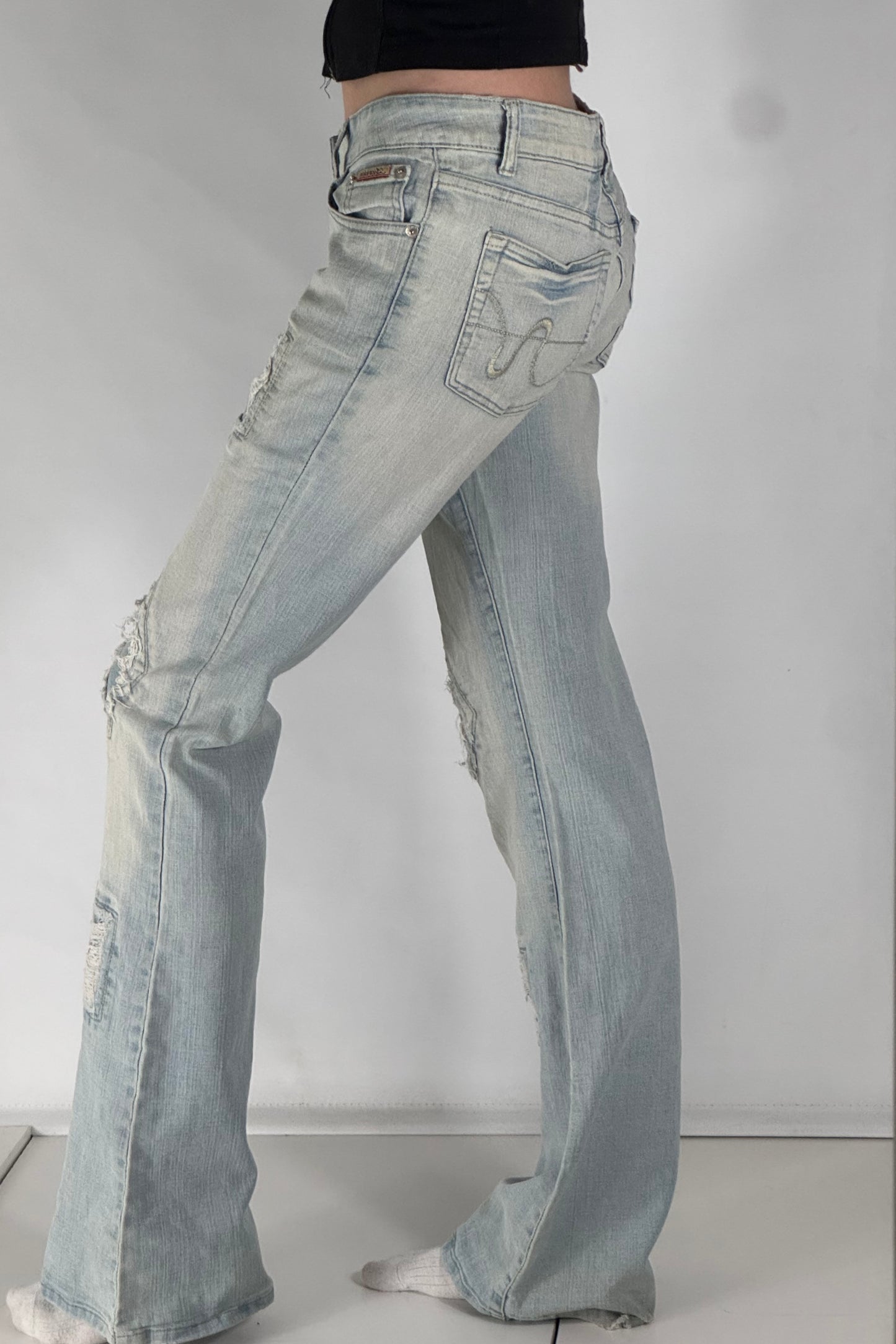 Utsvängda jeans stl: S