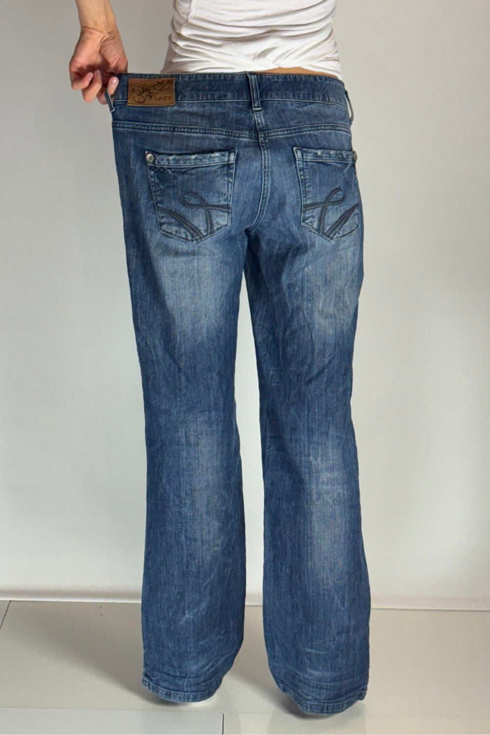 Lågmidjade jeans–stl: L