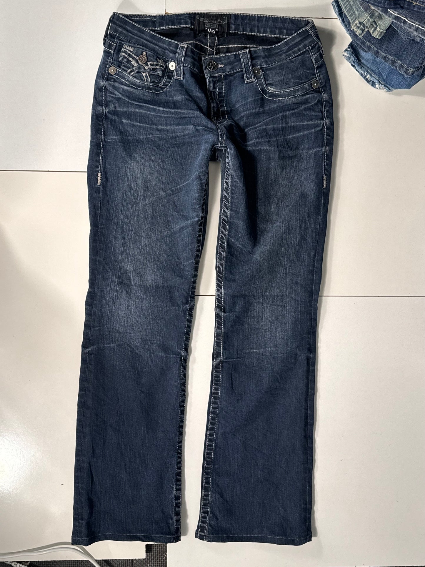 Utsvängda jeans stl: M