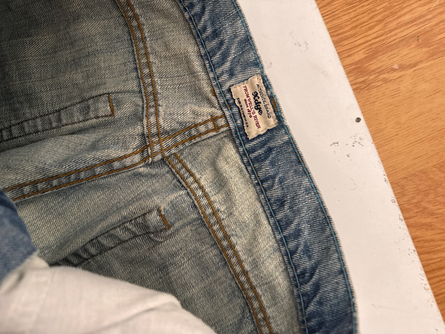 Low-rise jeans size: XS