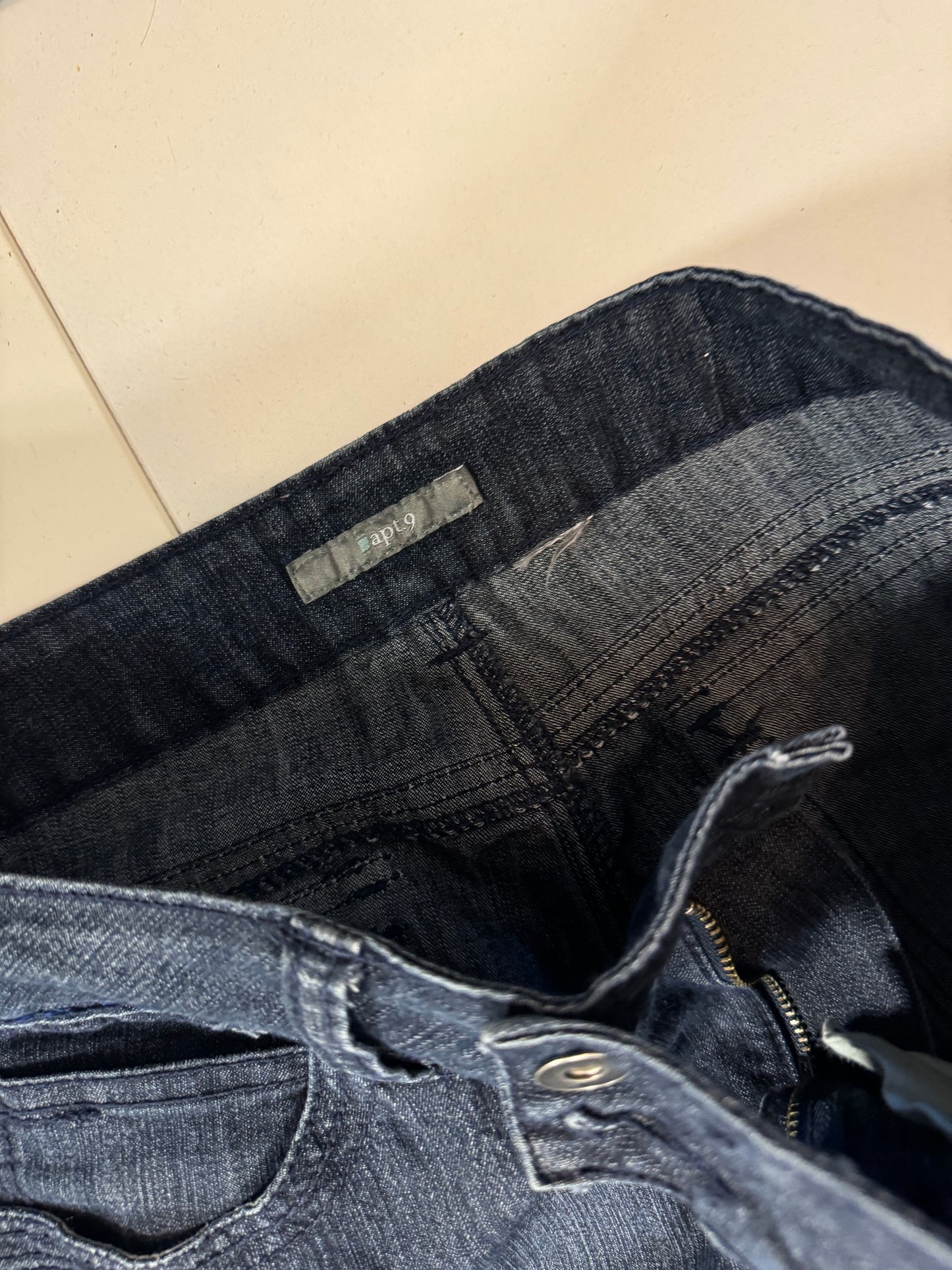 Utsvängda jeans stl: L