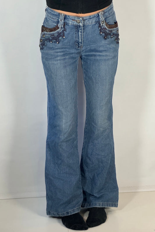 Utsvängda jeans stl: XS