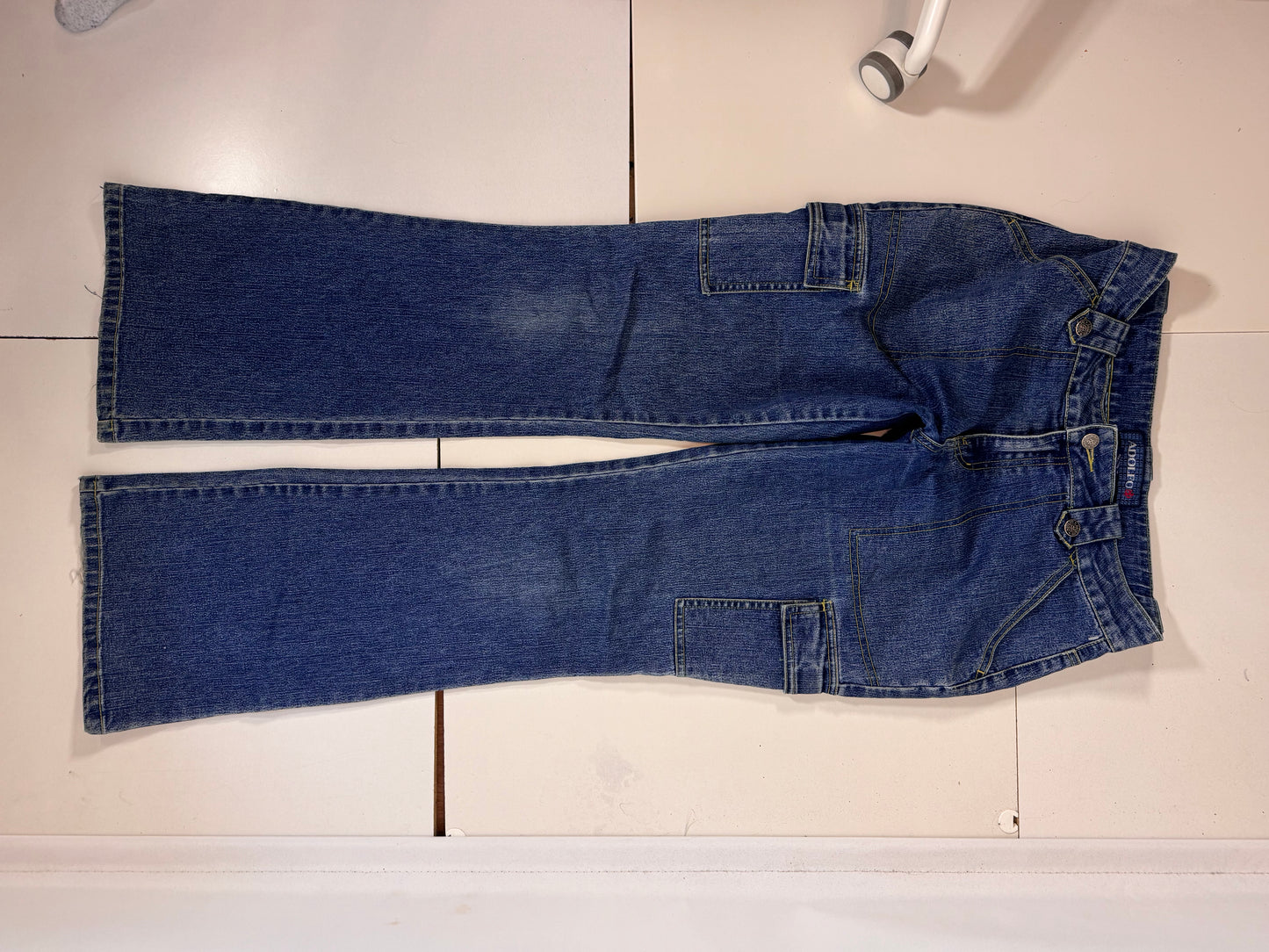 Utsvängda jeans stl: M