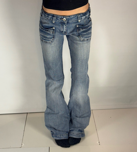 Lågmidjade jeans–stl: M