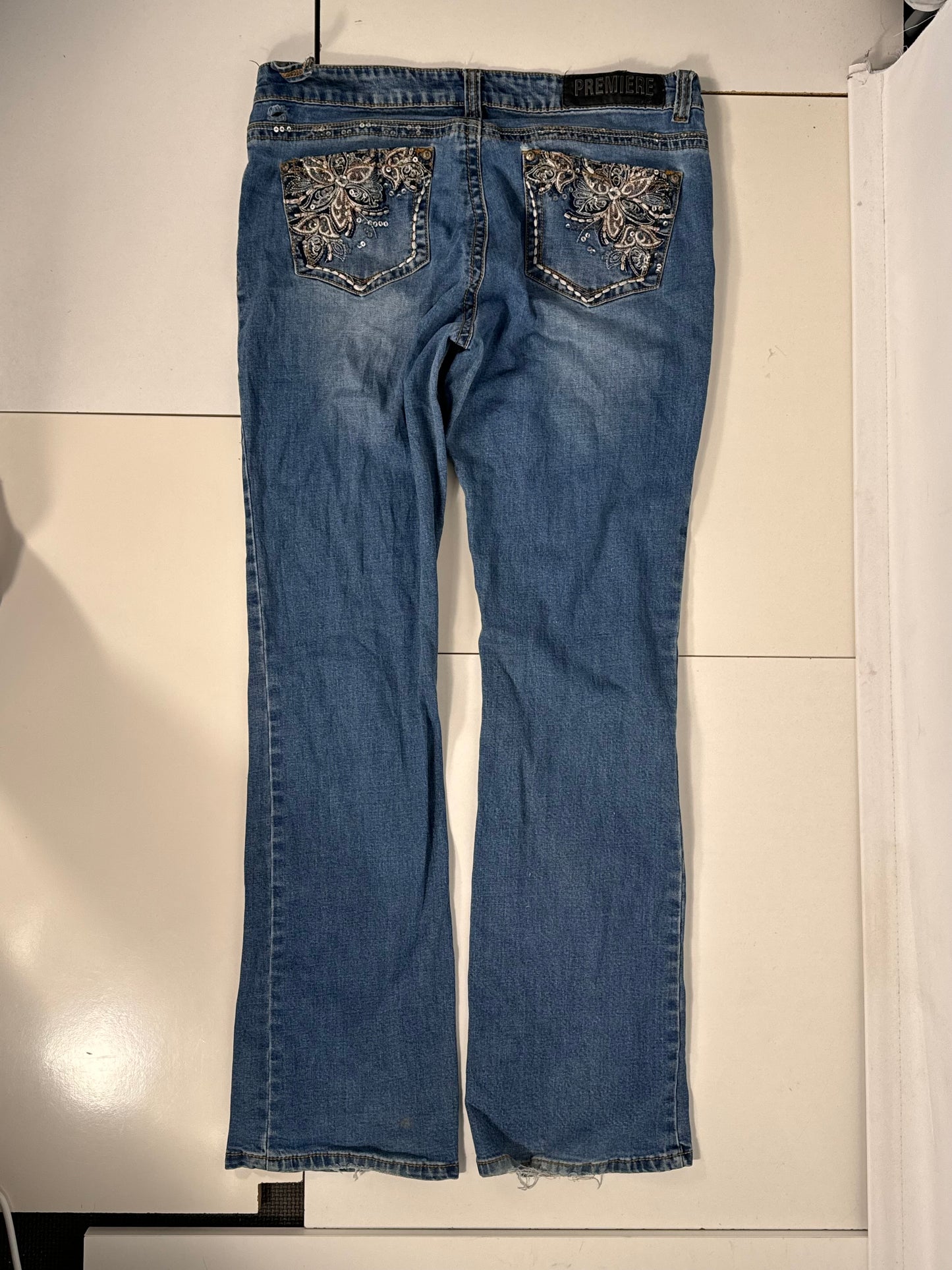 Utsvängda jeans stl: L
