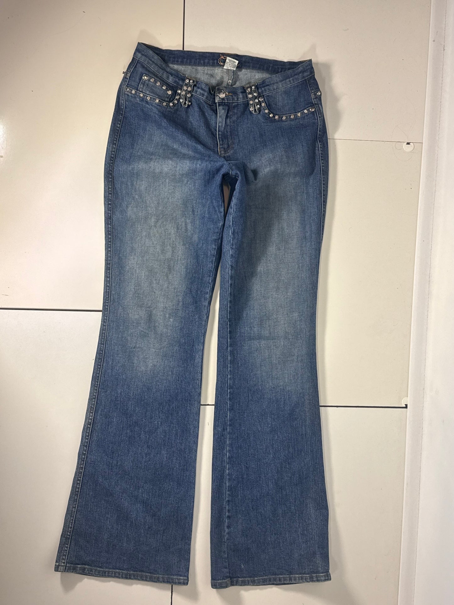Utsvängda jeans stl: M