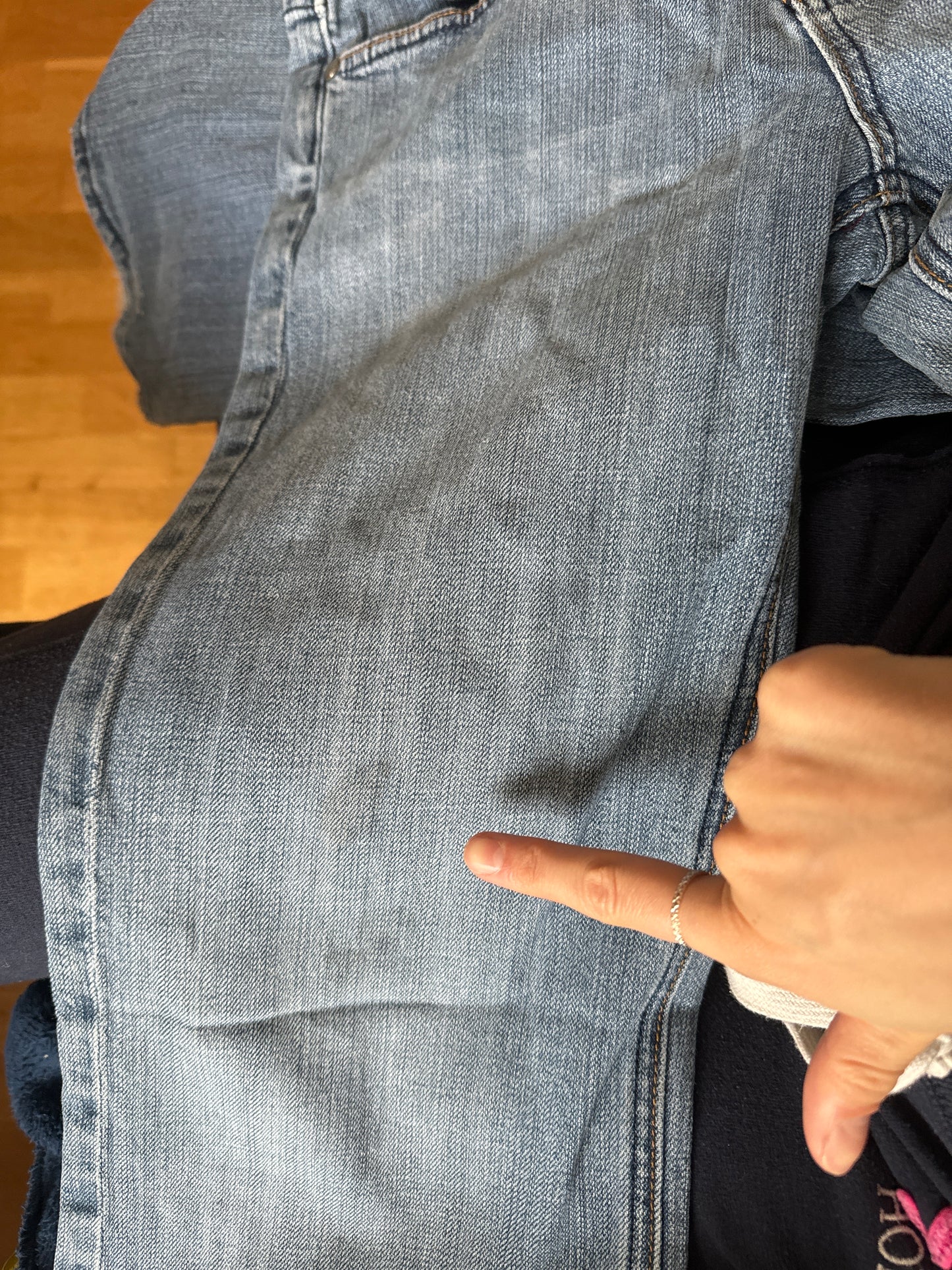 Utsvängda jeans stl: S