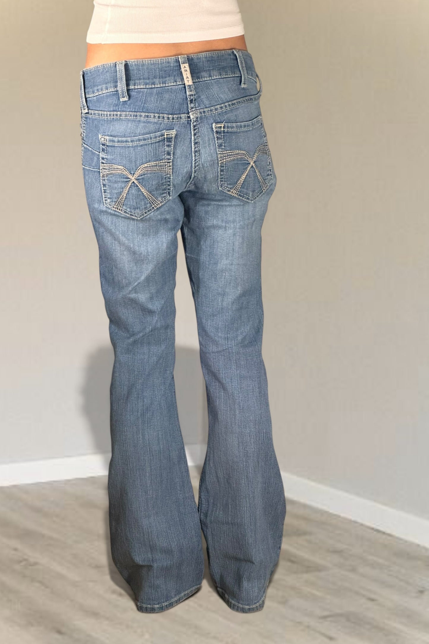 Low-rise jeans size: S