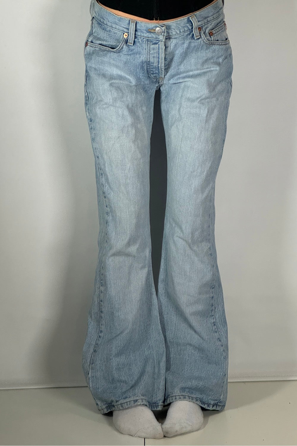 Utsvängda jeans stl: S