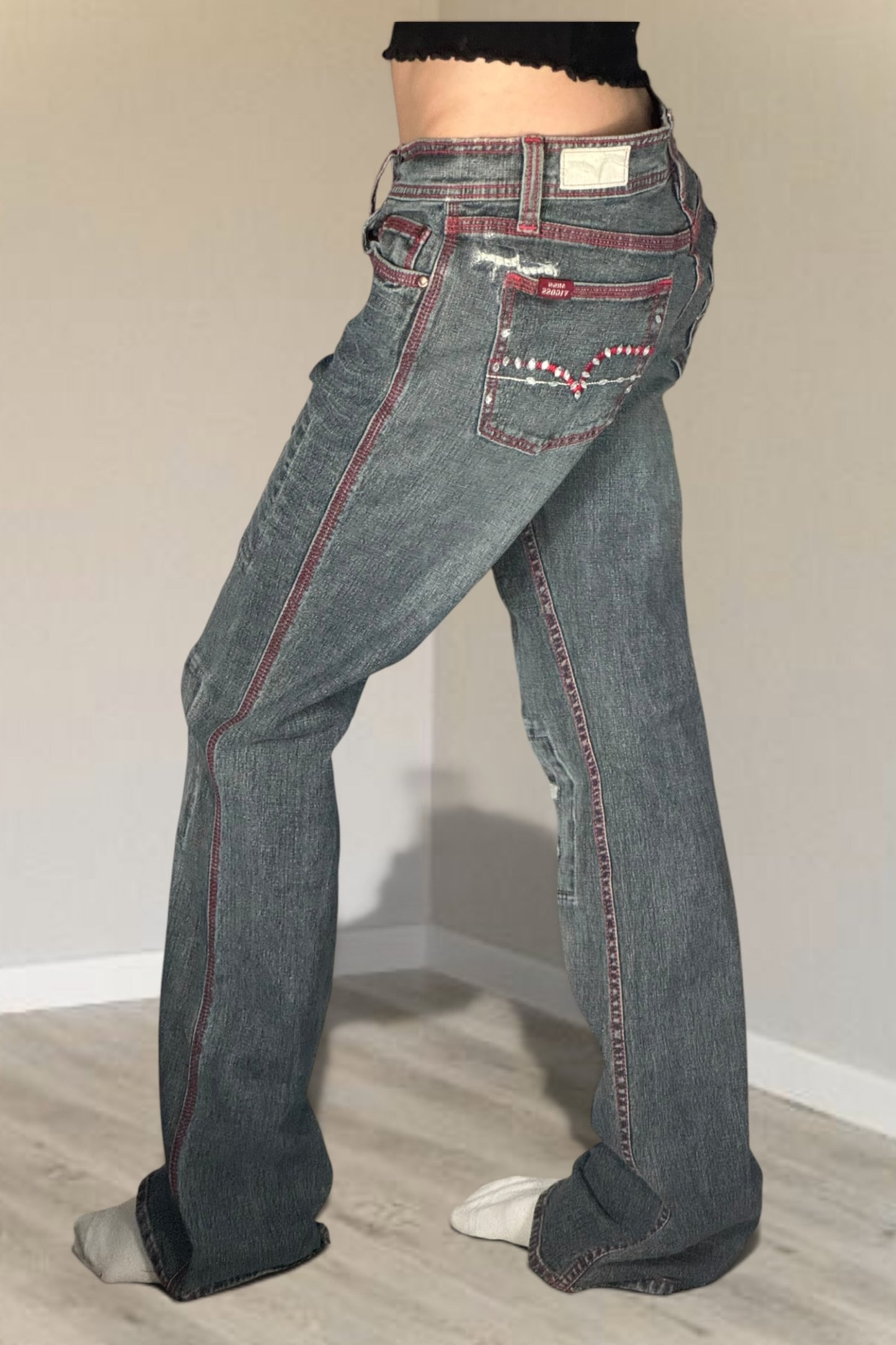 Utsvängda jeans stl: M