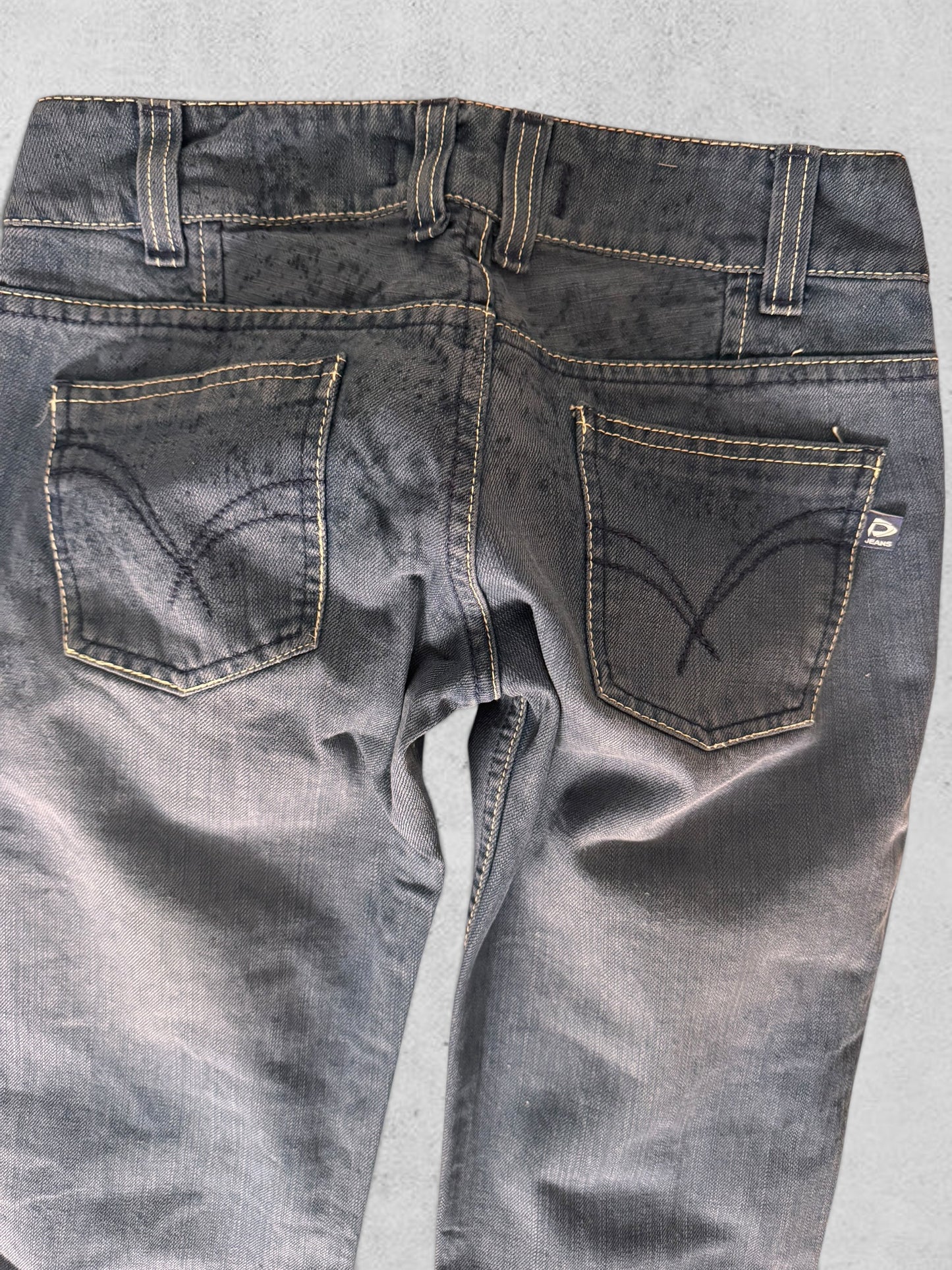 Low-waisted jeans size: XXS