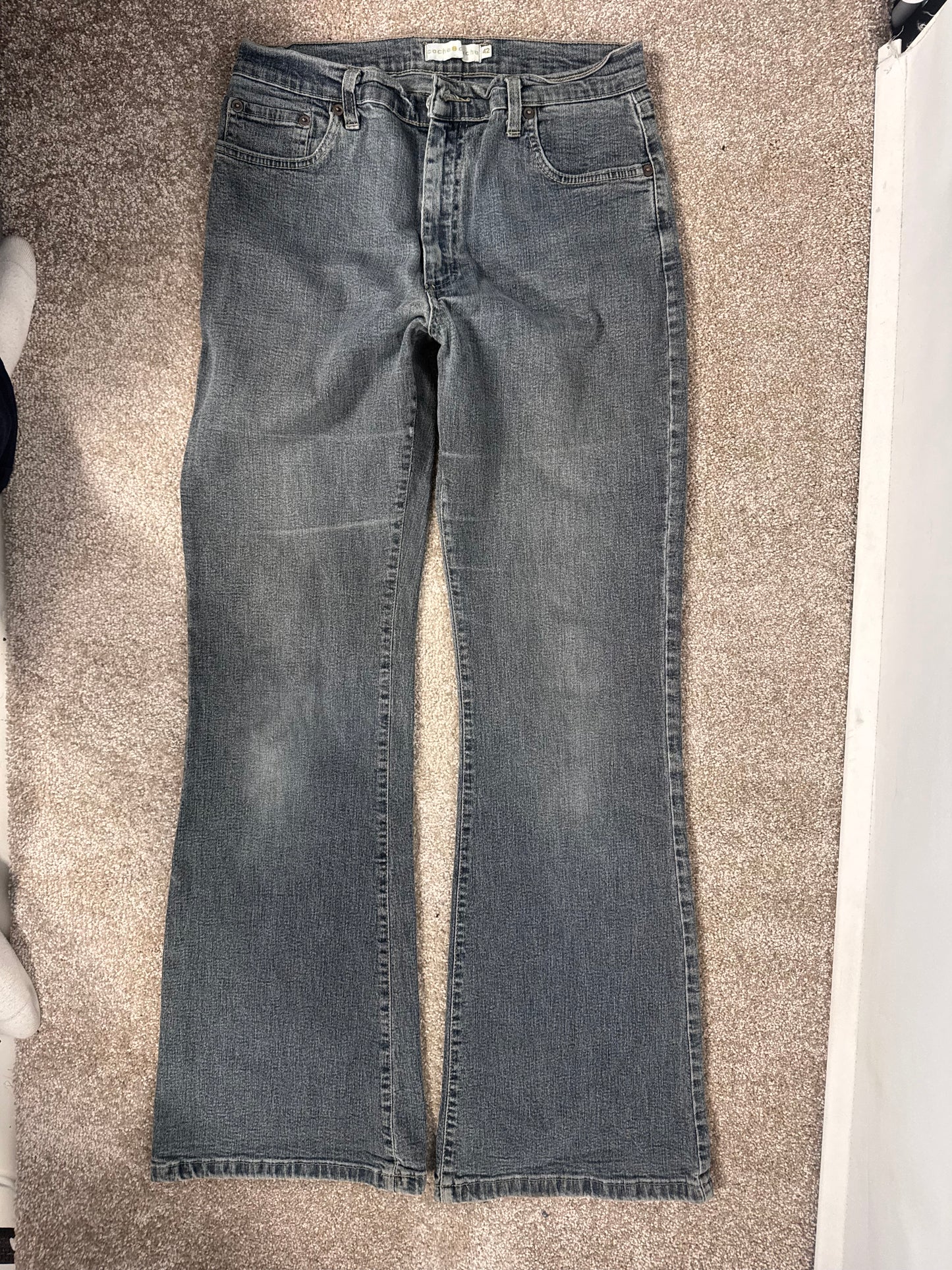 Utsvingte jeans str: S