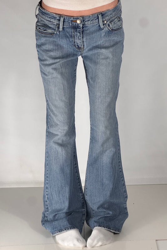 Utsvingte jeans str: M