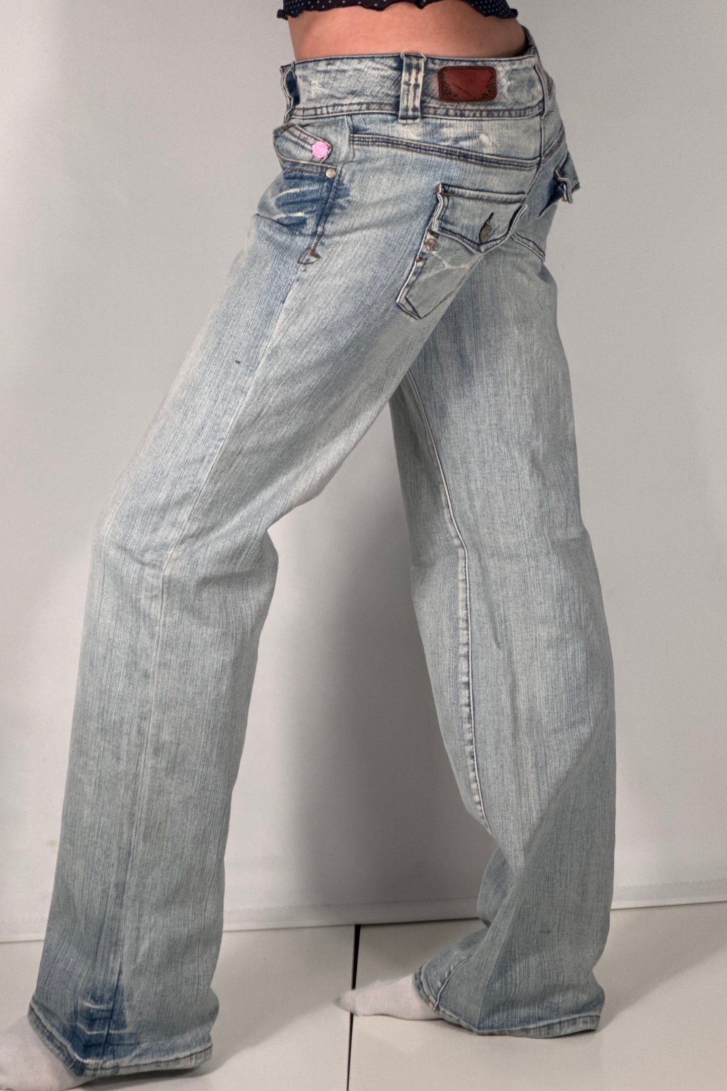 Utsvingte jeans str: S
