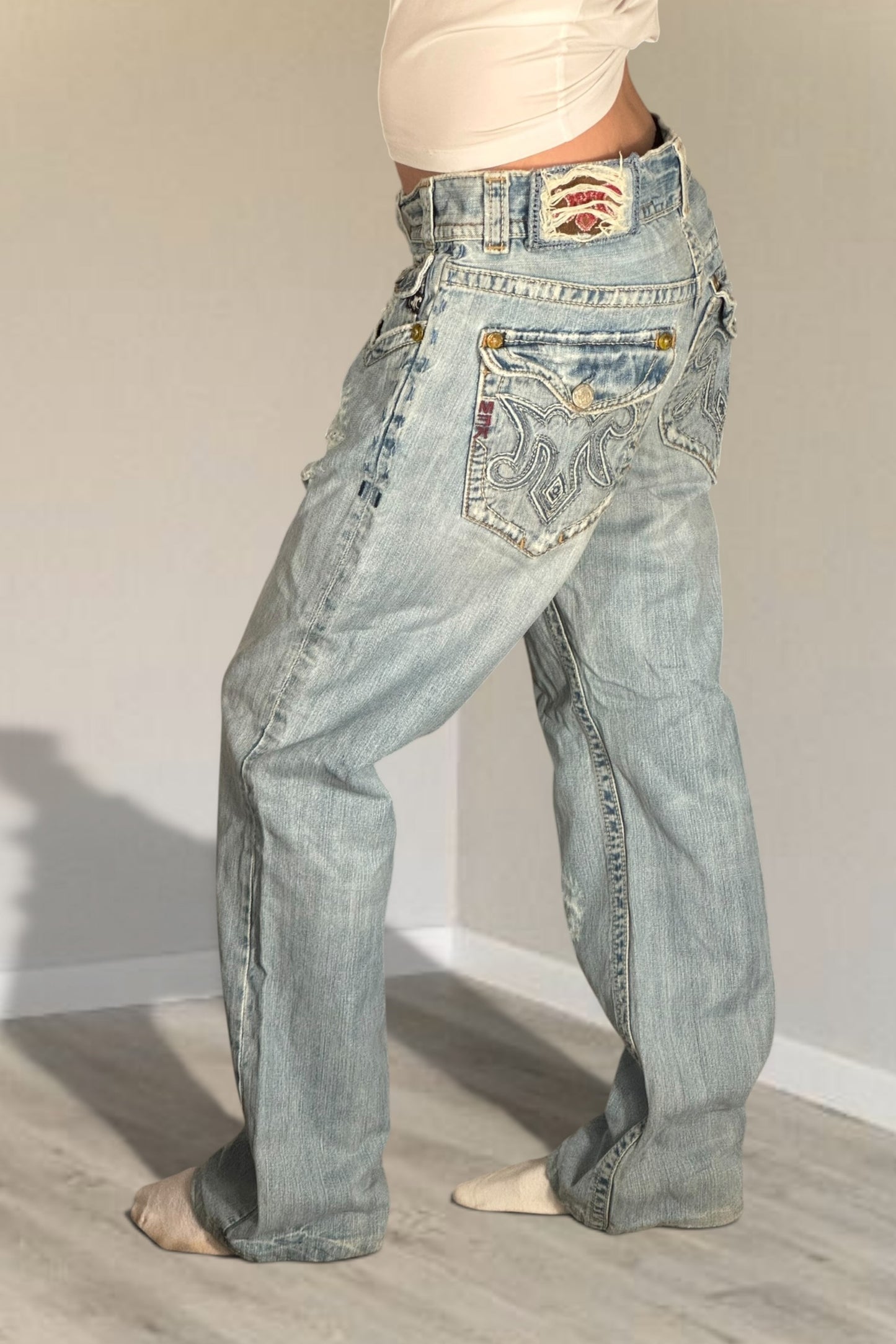 Utsvängda jeans stl: M