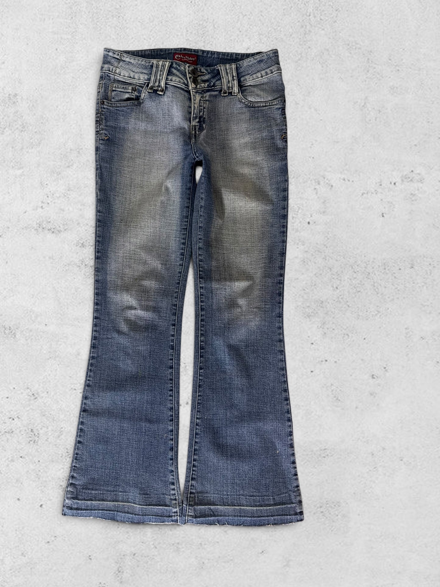 Utsvängda jeans stl: S