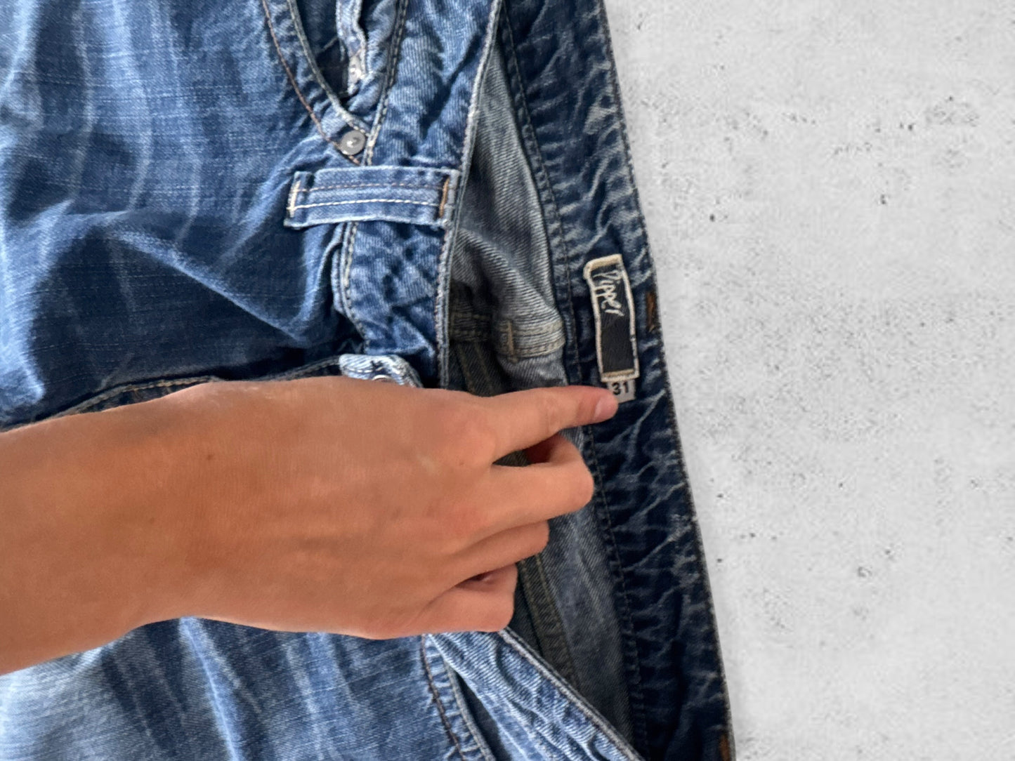 Low-rise jeans size: S