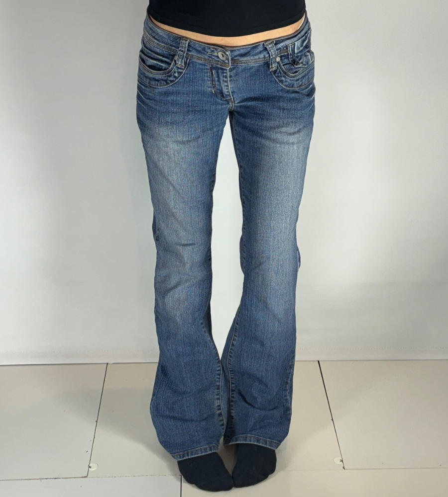 Lågmidjde jeans – stl: M