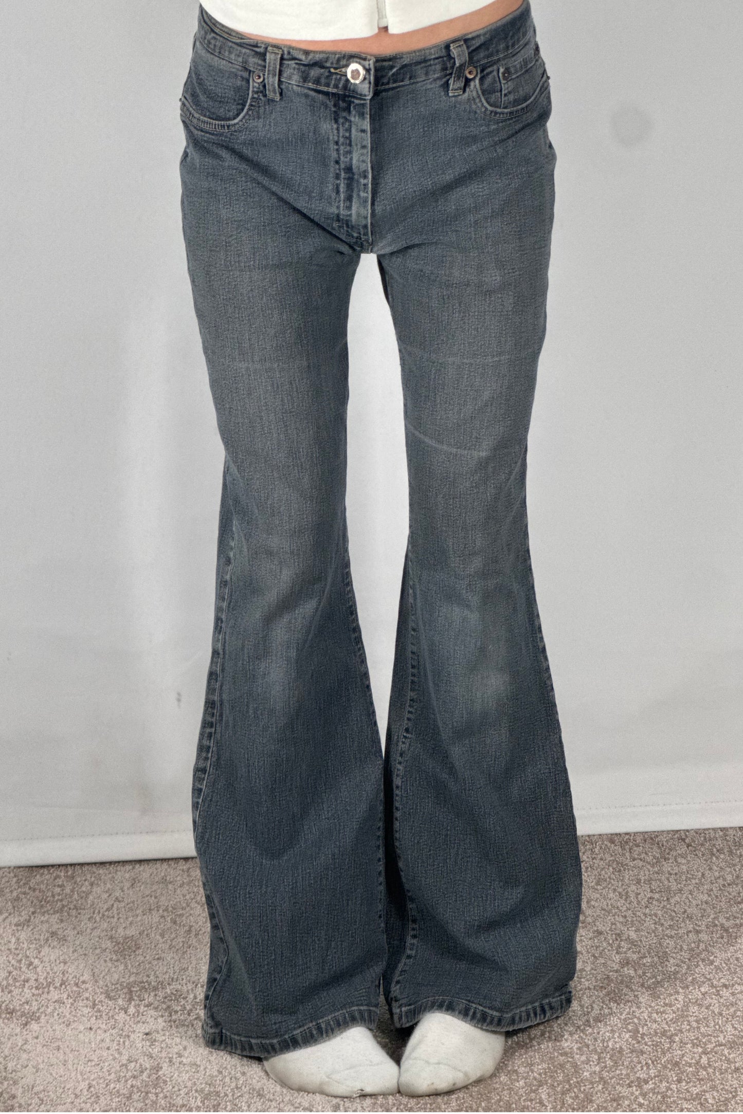 Utsvingte jeans str: S