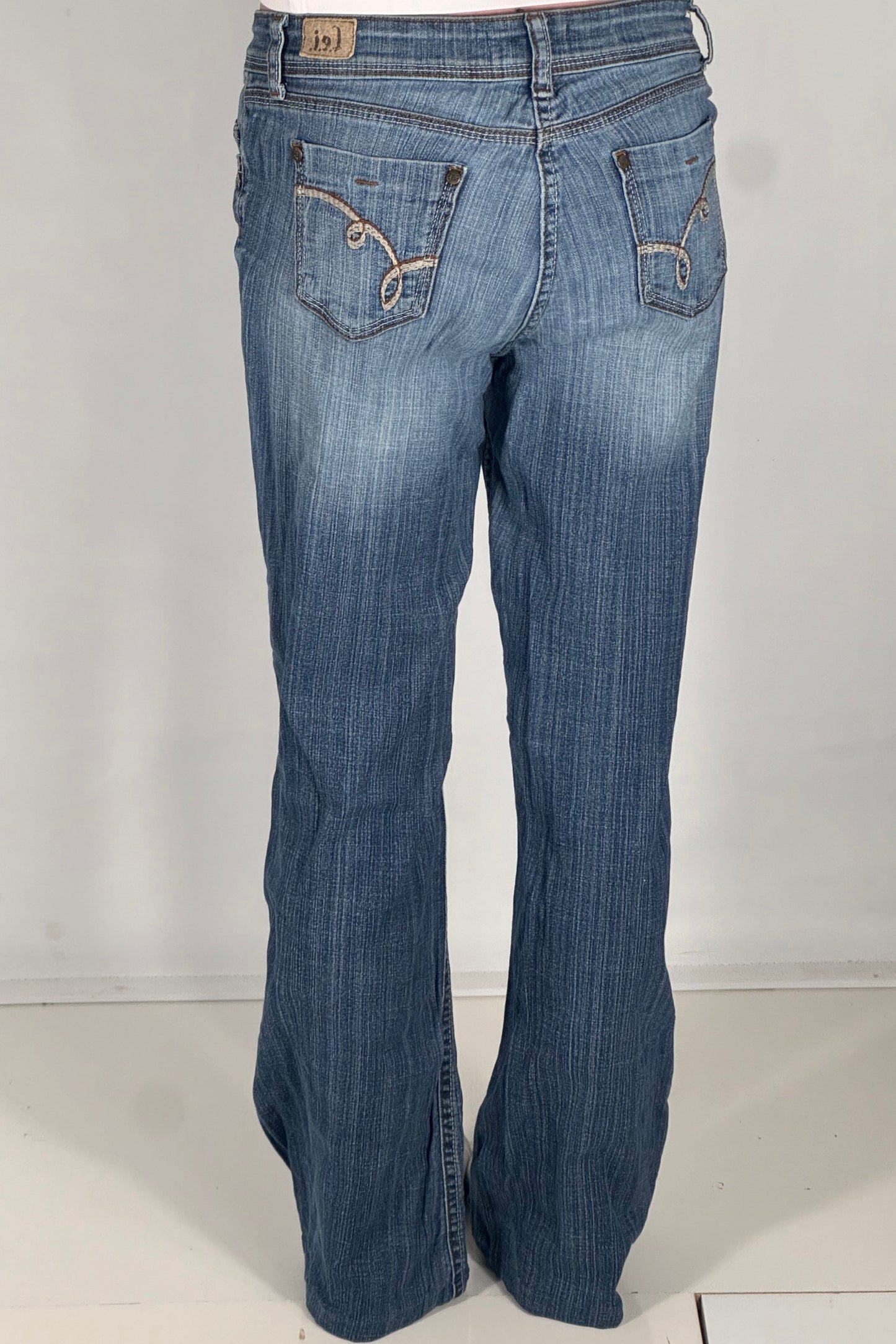 Utsvängda jeans stl: XS