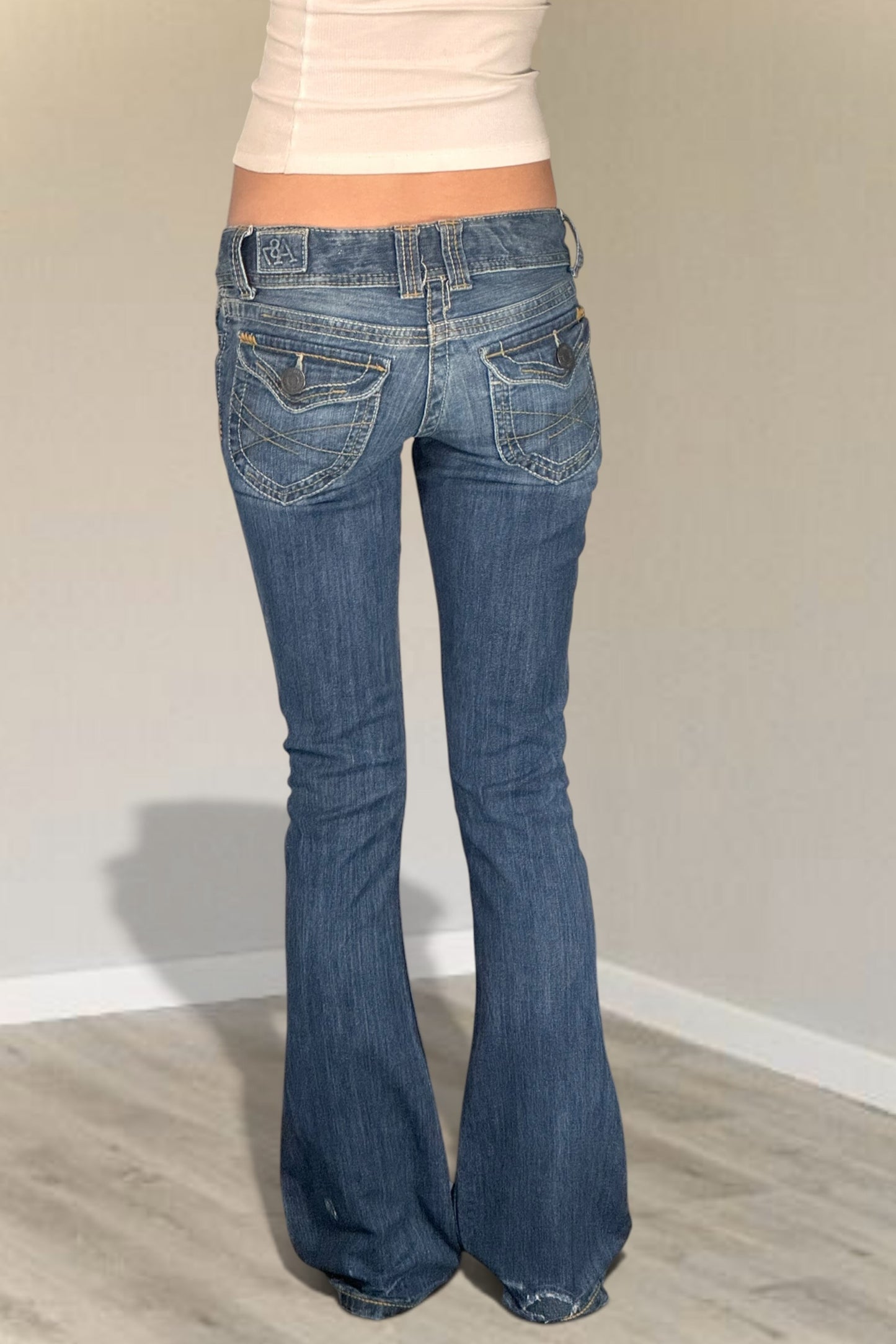 Lågmidjade jeans stl: (kopia 184)