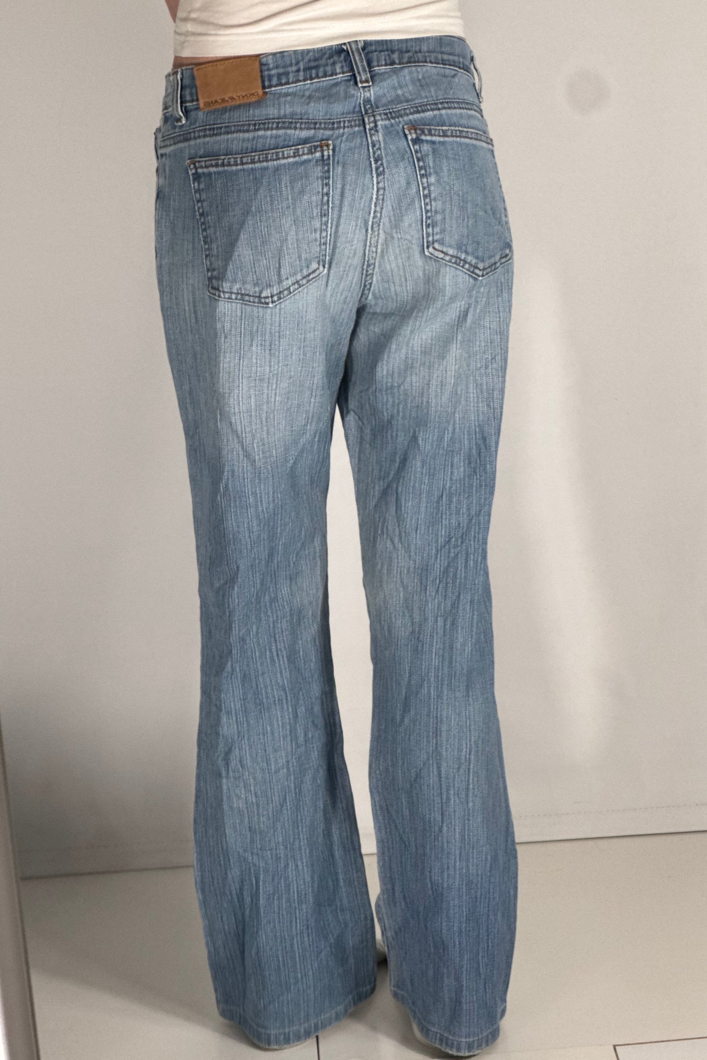 Utsvängda jeans stl: S