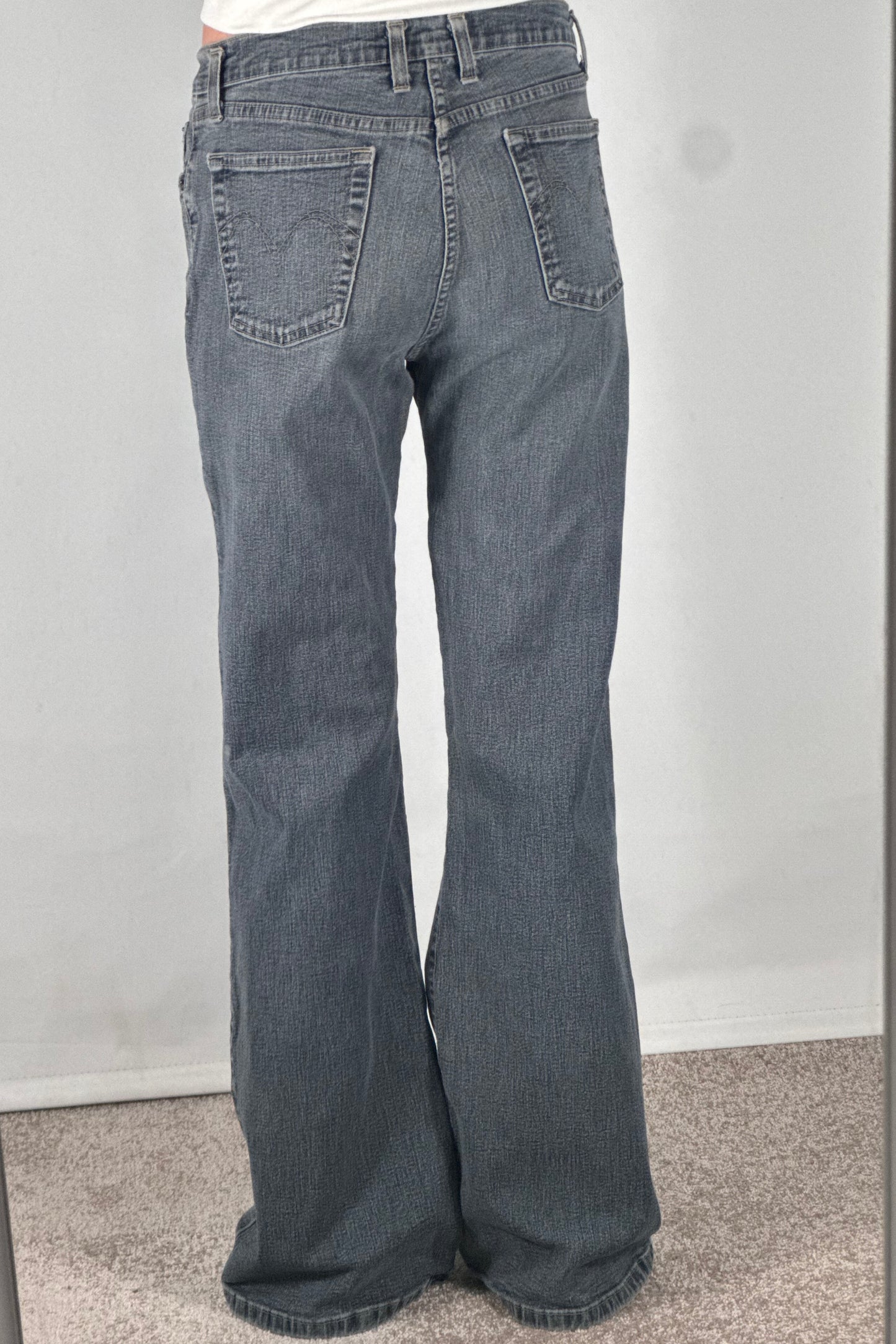 Utsvingte jeans str: S