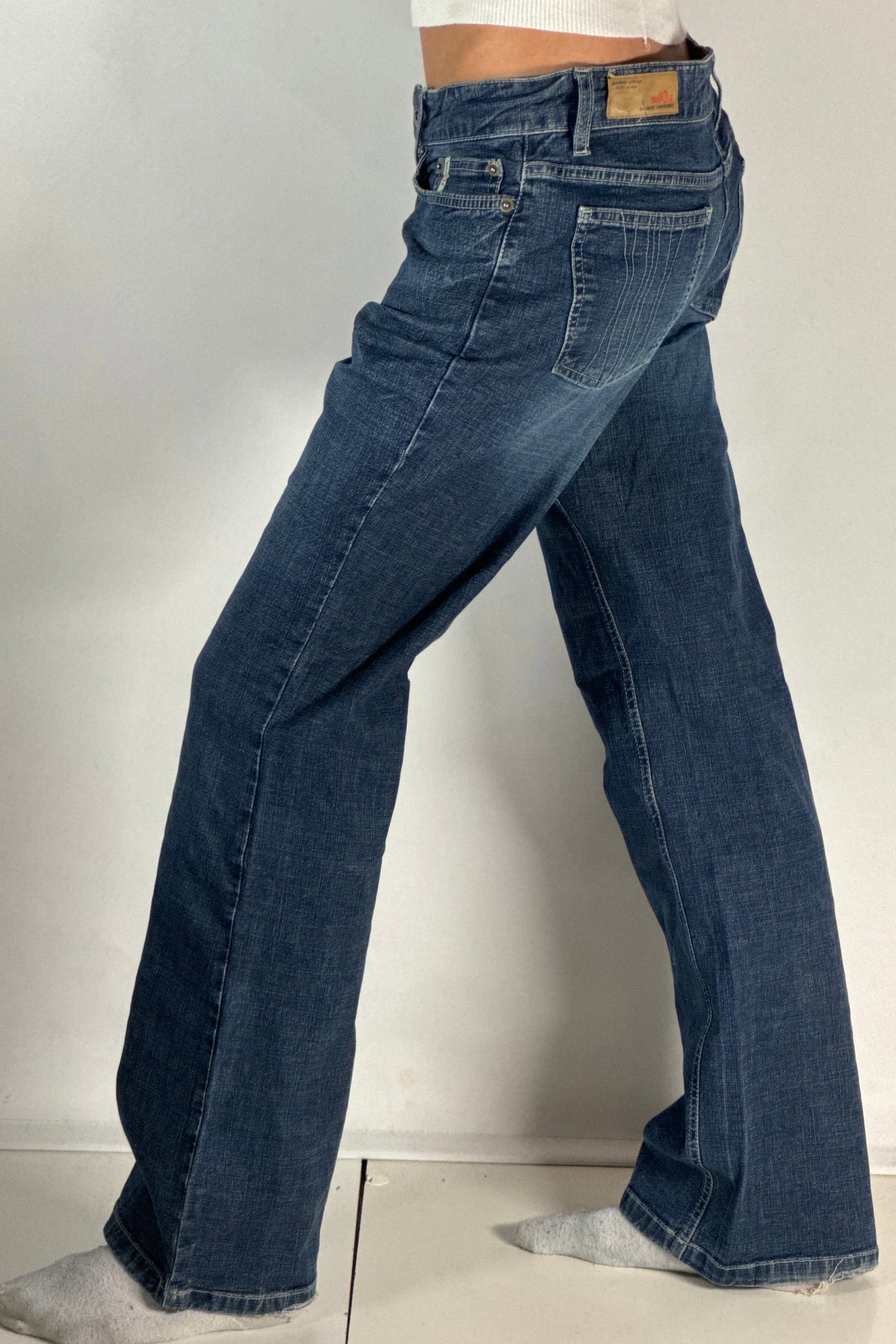 Utsvängda jeans stl: S/M