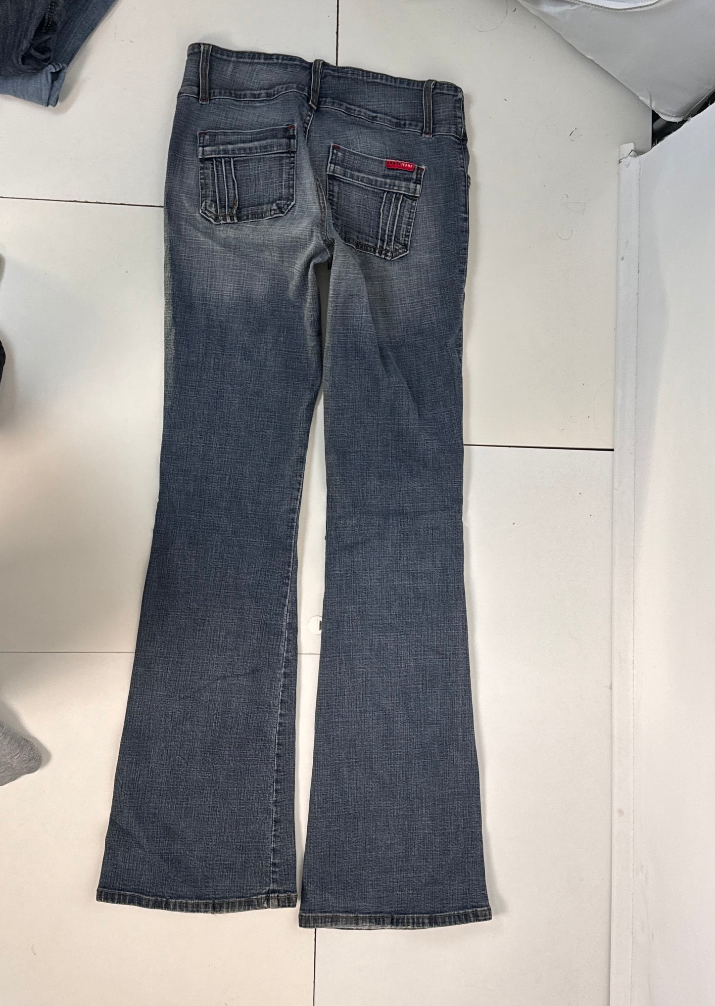 Utsvängda jeans stl: XS
