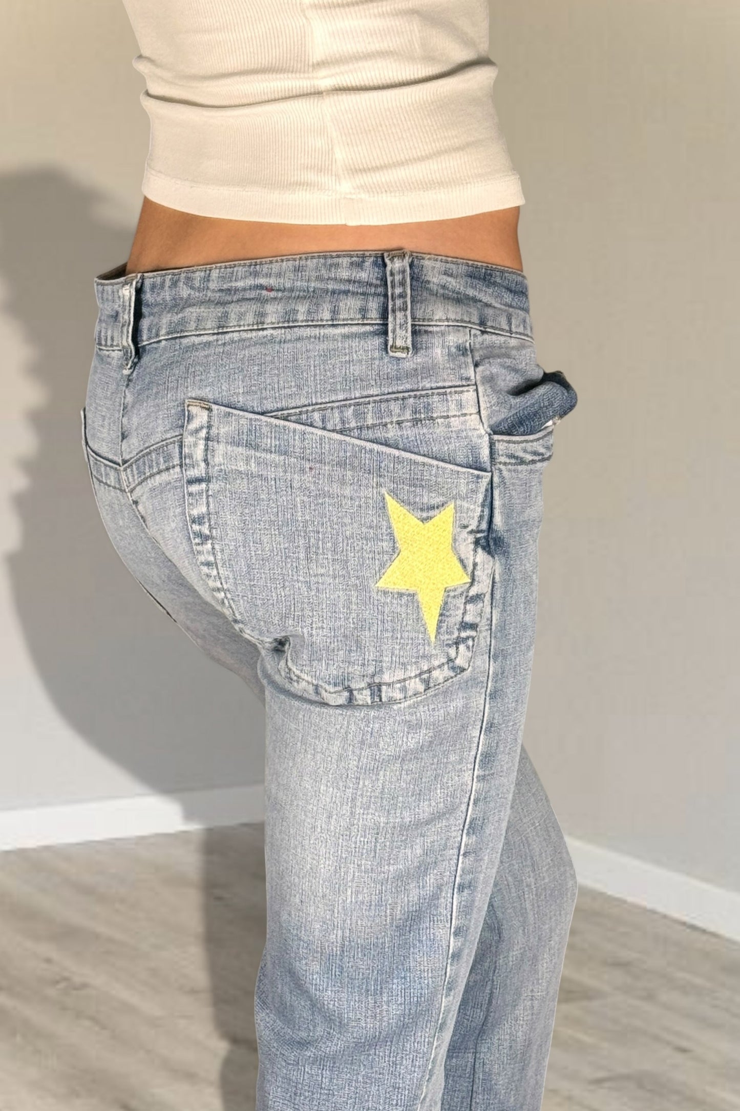 Low-rise jeans size: S