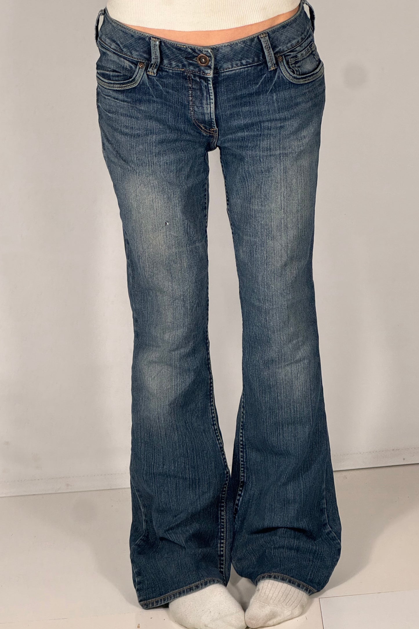 Utsvingte jeans str: S