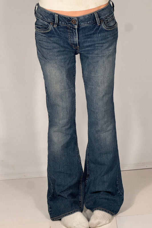 Utsvingte jeans str: S