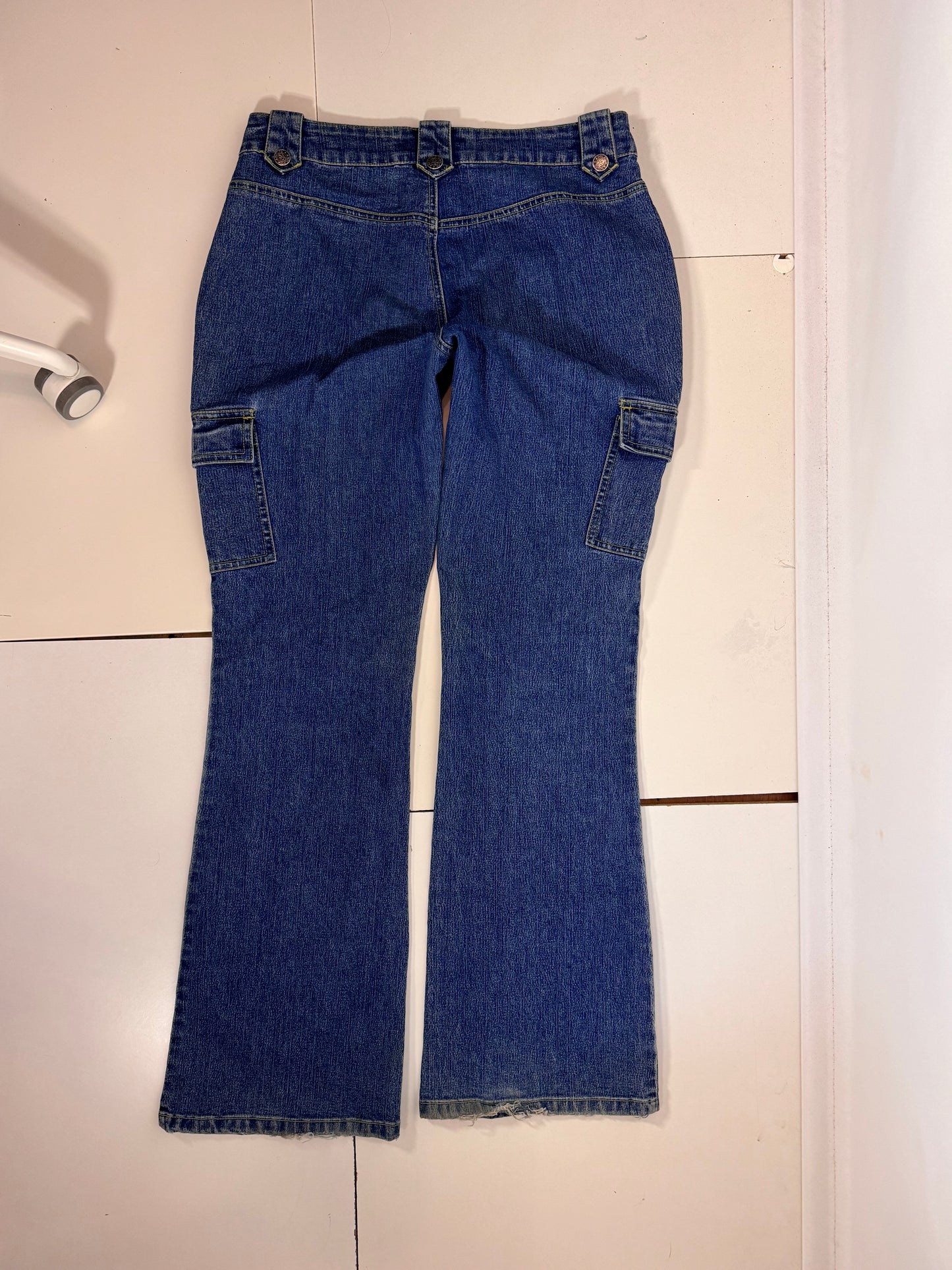 Utsvängda jeans stl: M