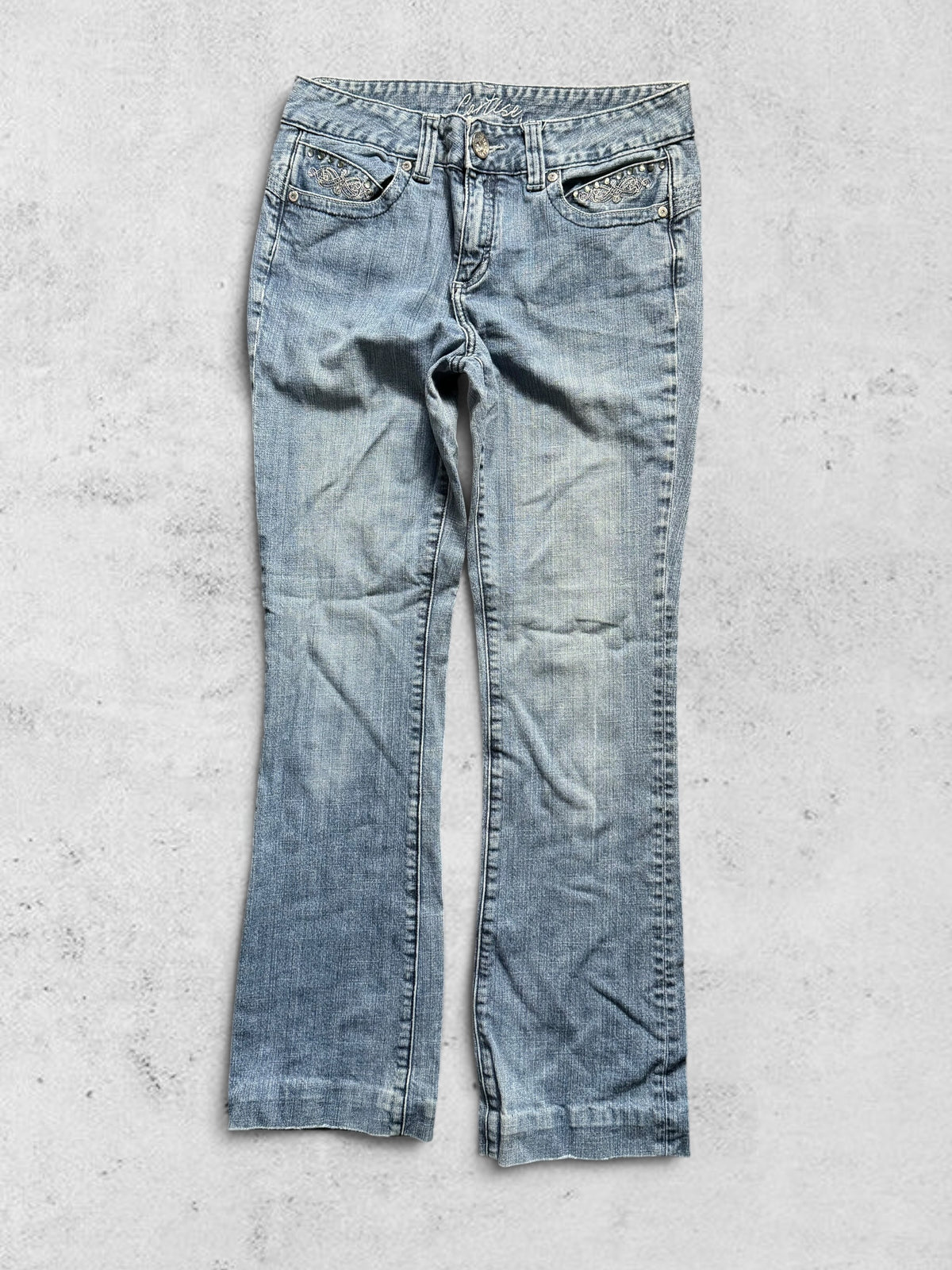Utsvängda jeans stl: S