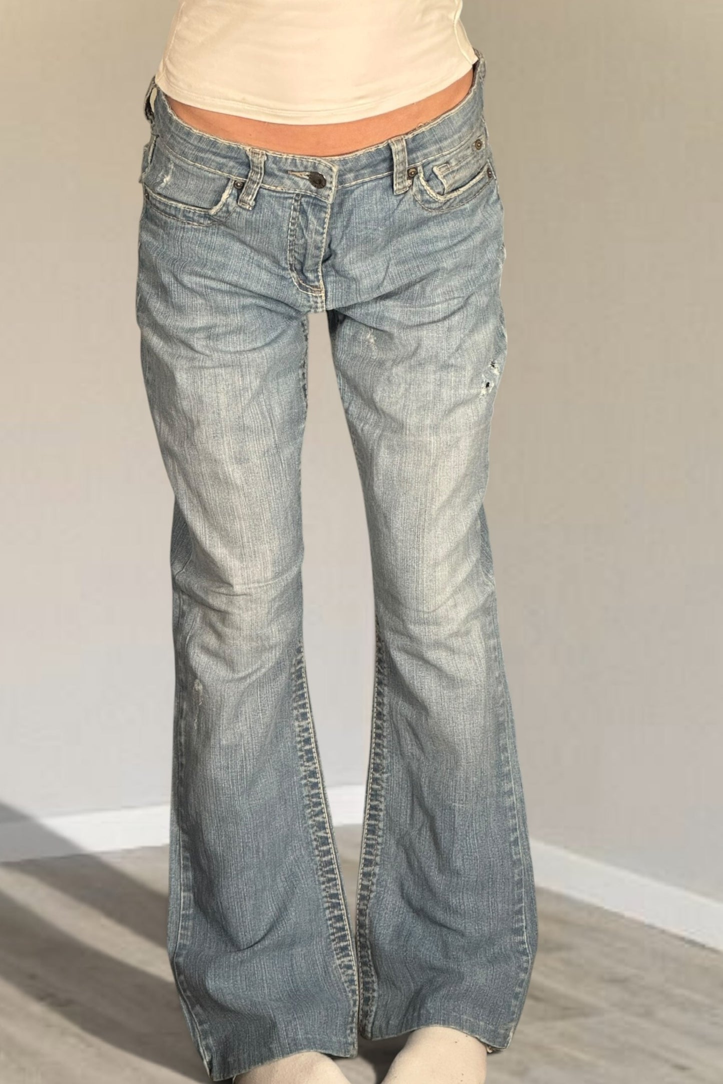Utsvängda jeans stl: S
