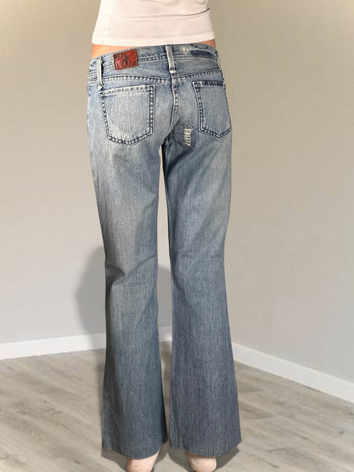 Low-rise jeans size: XS