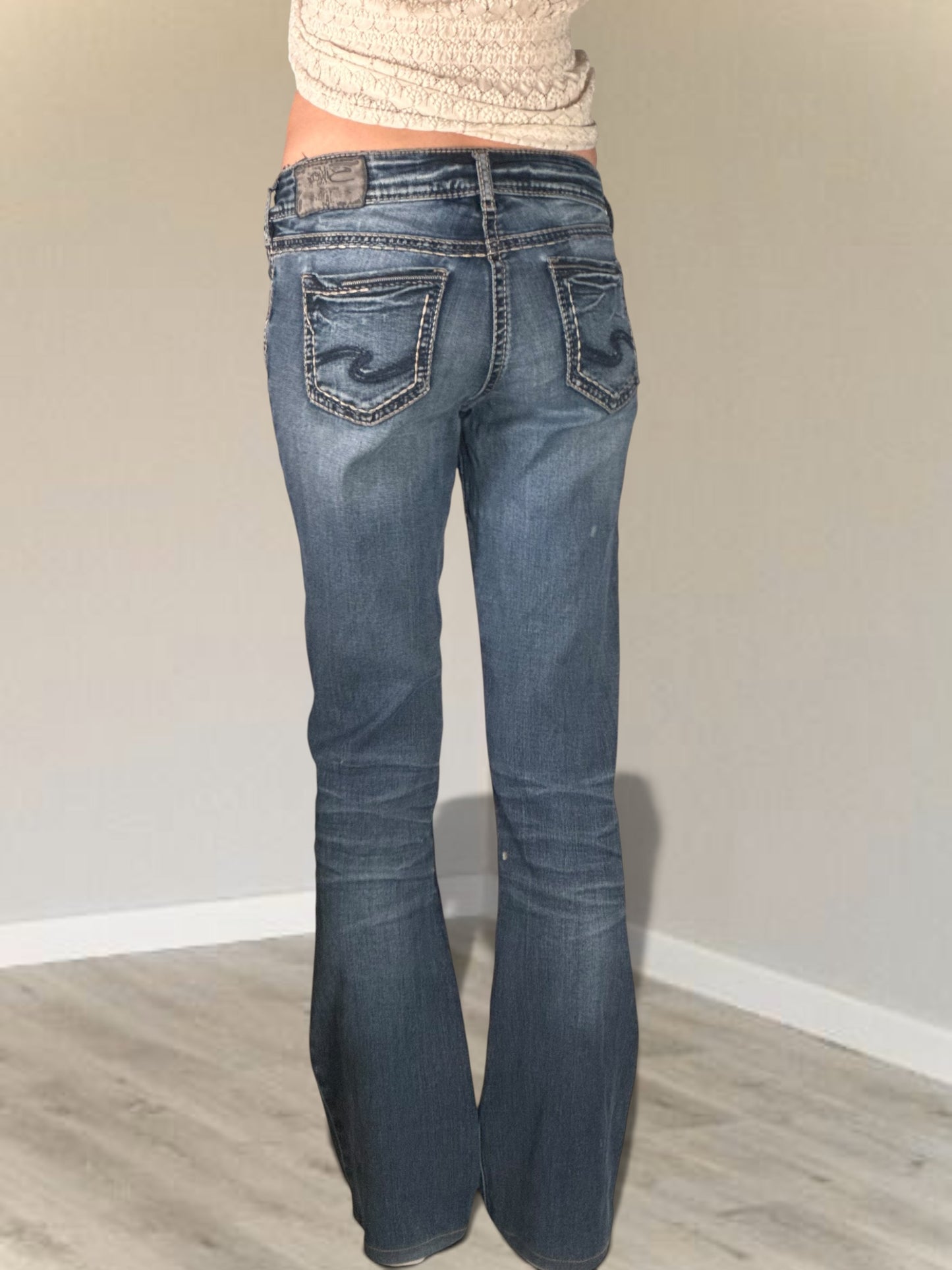 Low-rise jeans size: XS