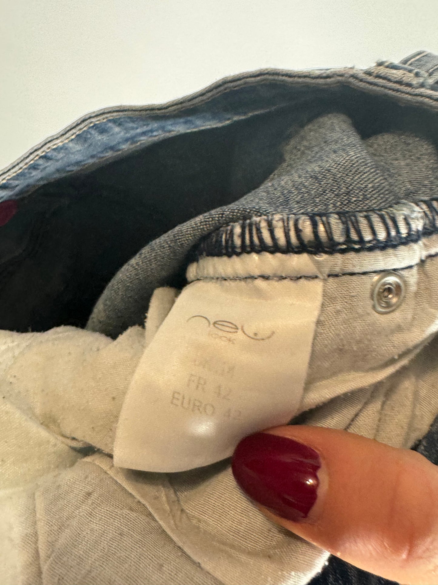 Utsvängda jeans stl: L