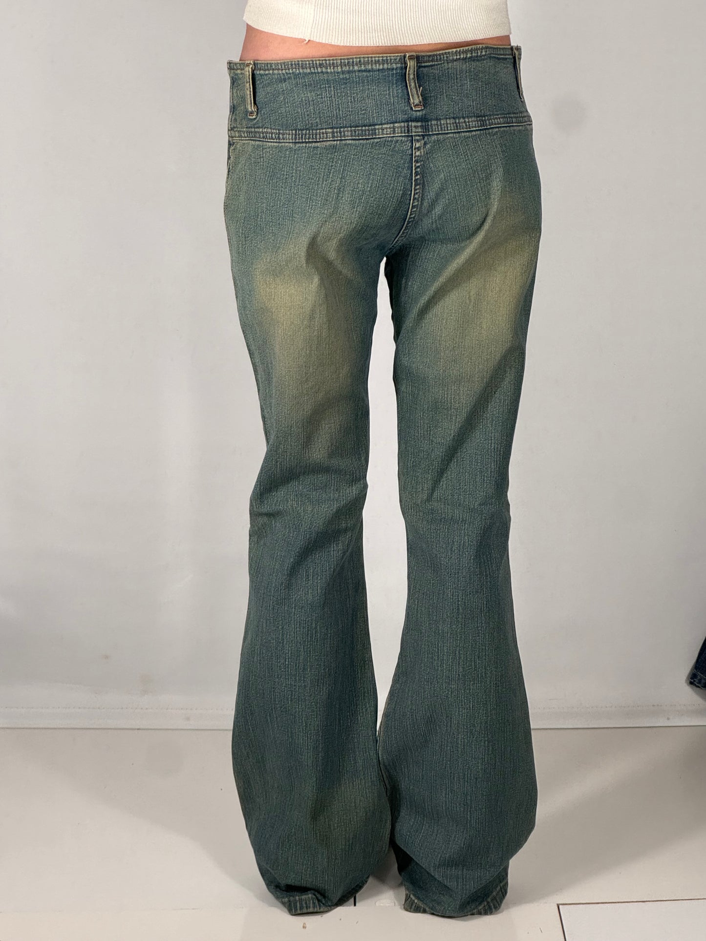 Utsvingte jeans str: M