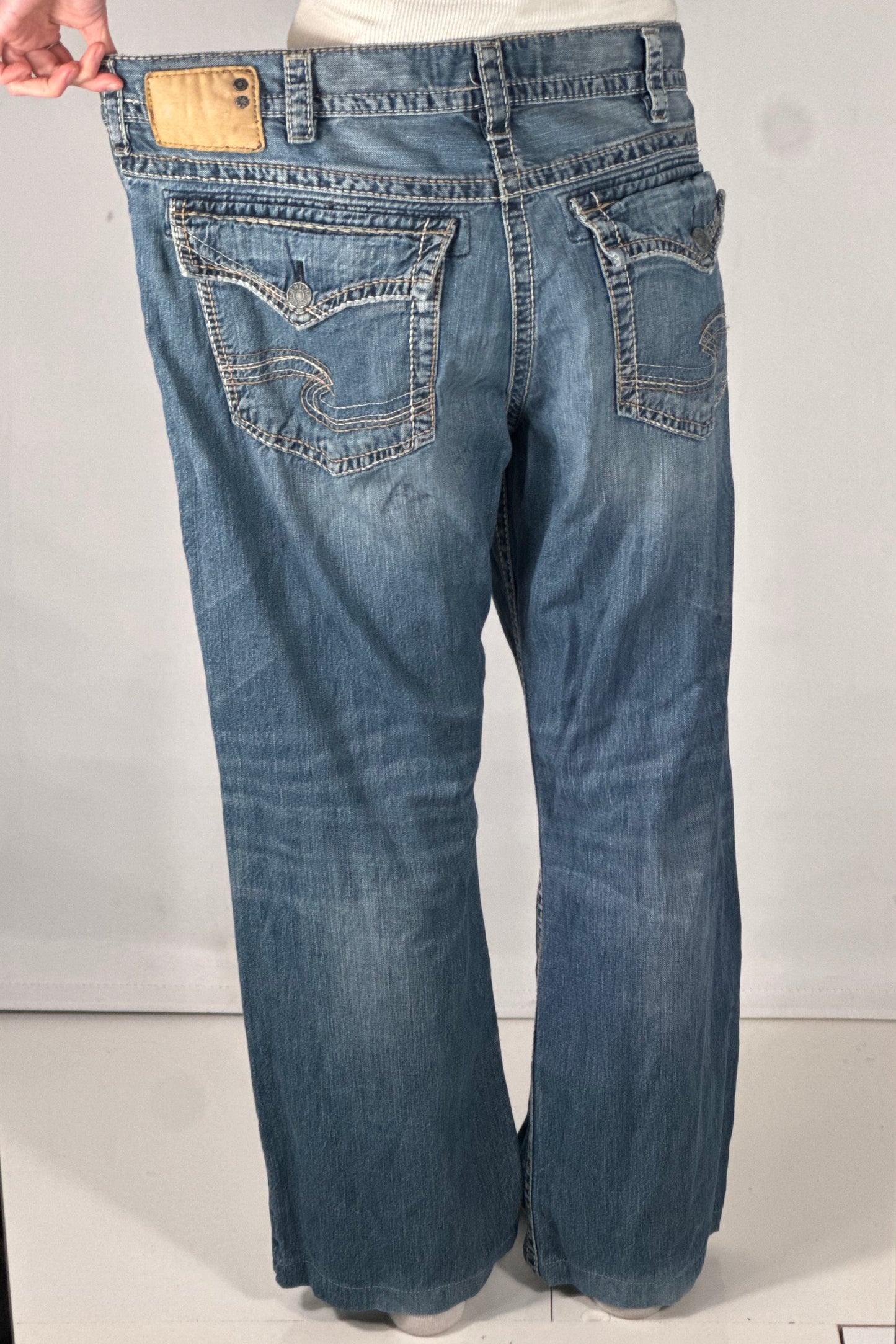 Utsvängda jeans stl: XXL