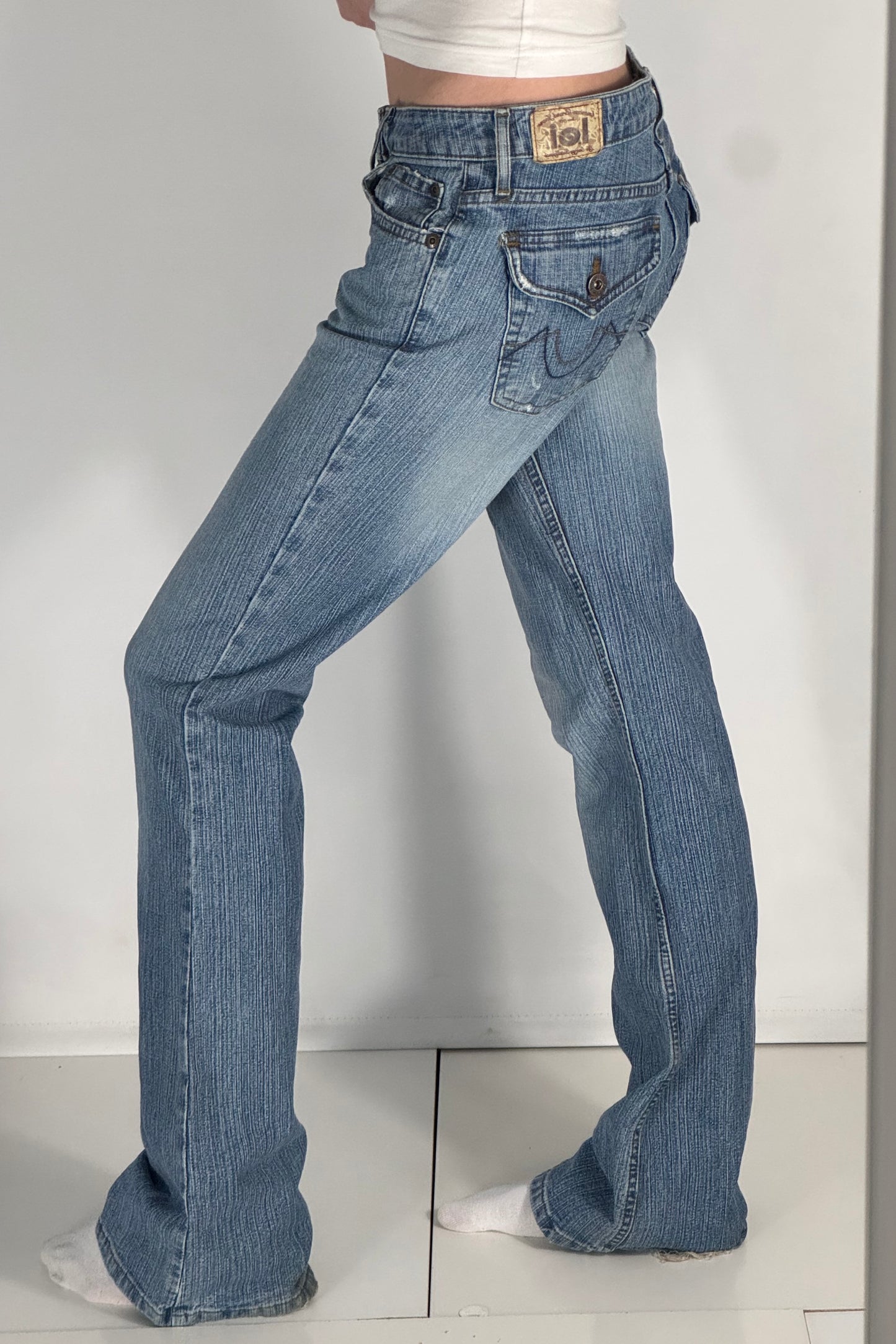 Utsvängda jeans stl: S