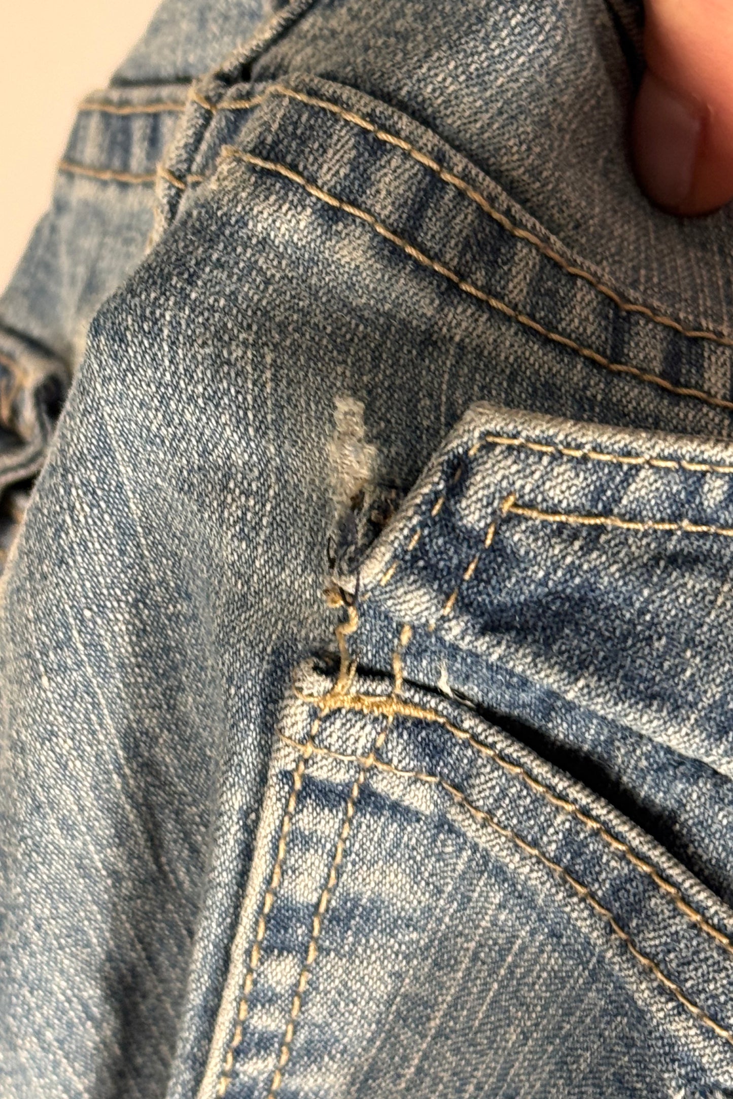 Utsvängda jeans stl: M