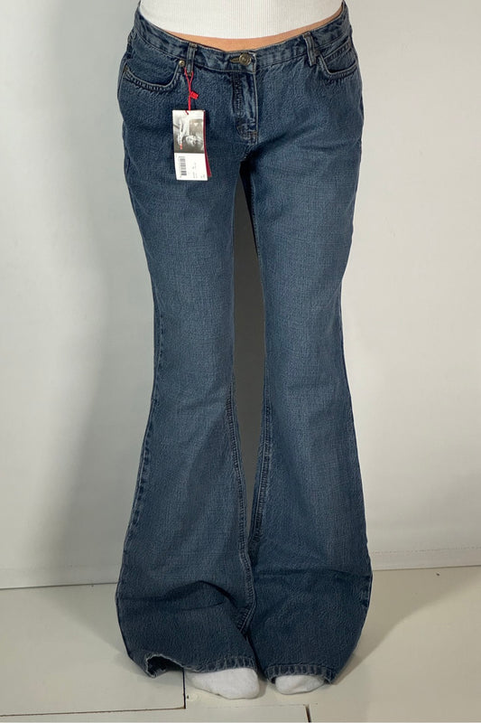 Utsvängda jeans stl: M